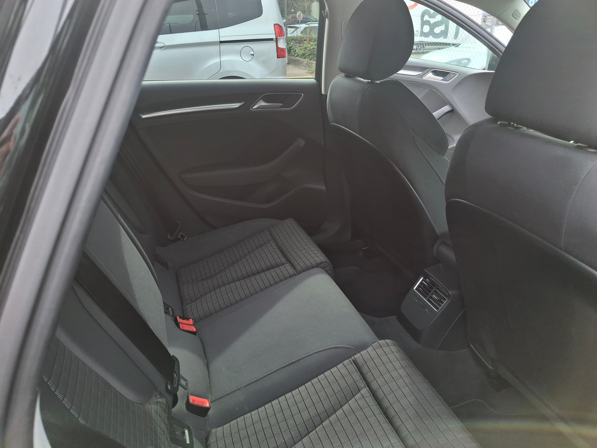 AUDI A3 Limousine 2.0 TDI Ambition S-tronic-image-26