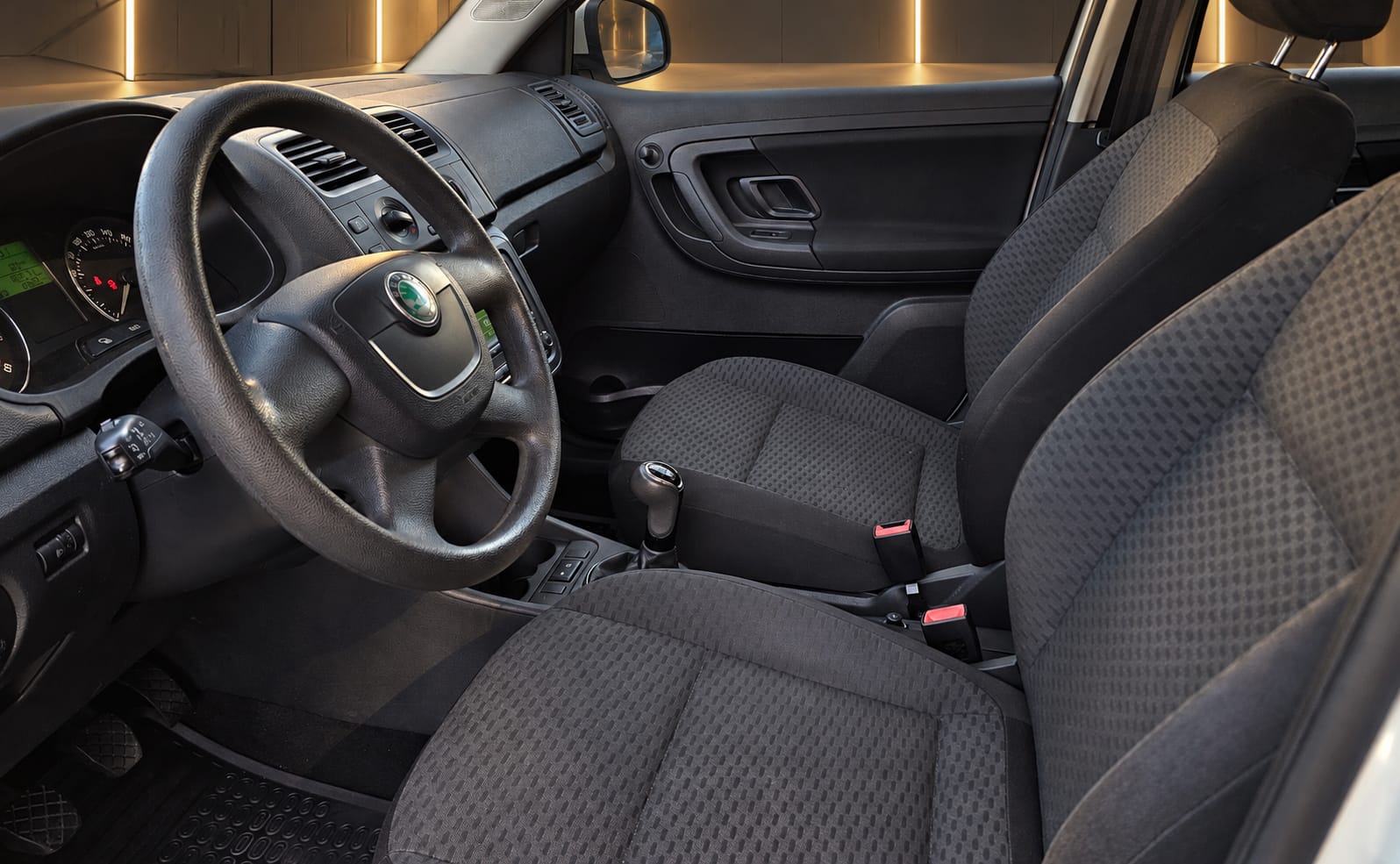 SKODA Fabia 1.2 TSI Ambition-image-7