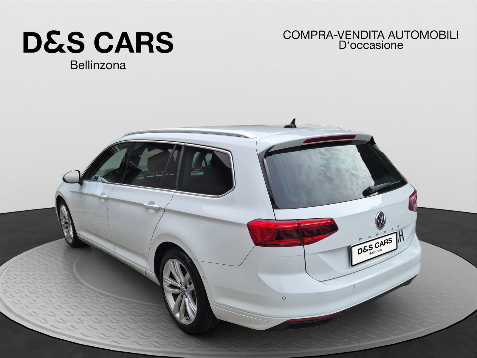VW Passat Variant 2.0 TSI Business DSG-image-3