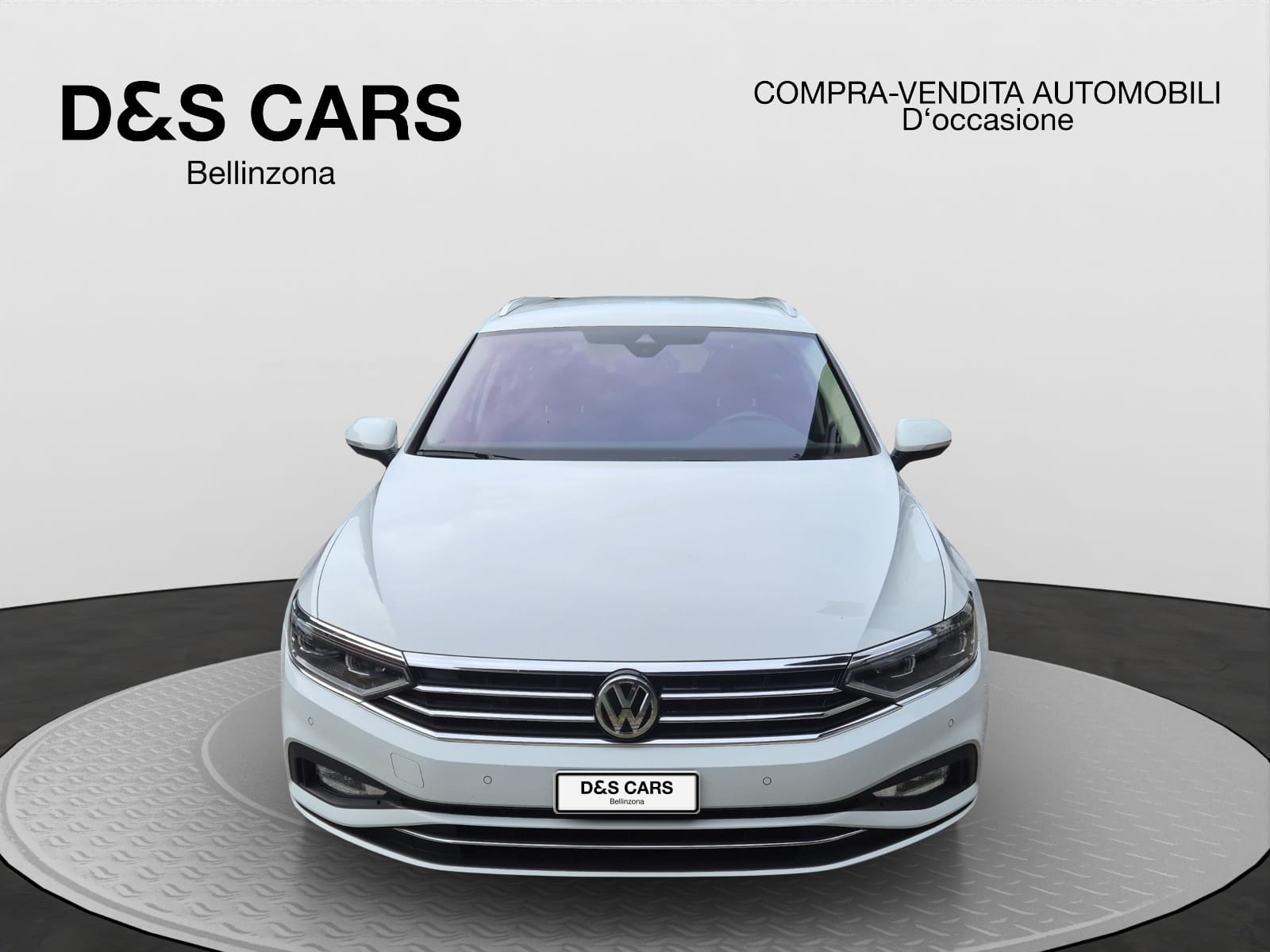 VW Passat Variant 2.0 TSI Business DSG-image-8