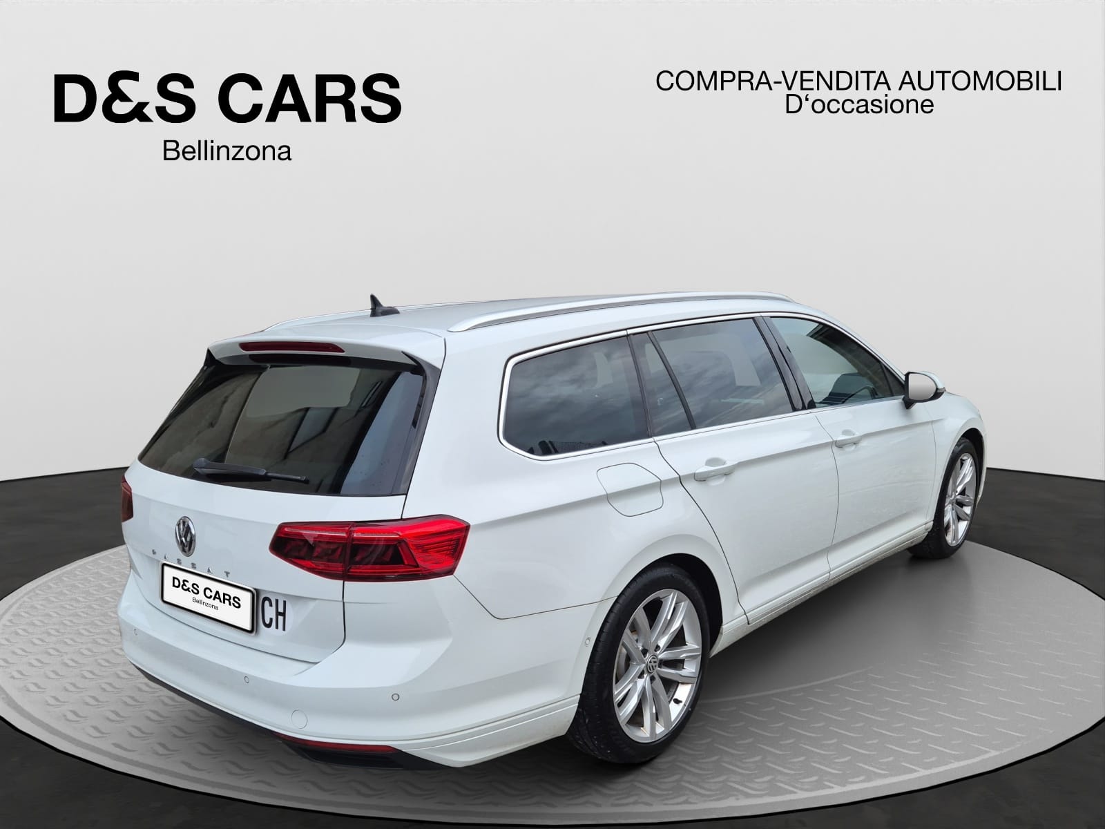 VW Passat Variant 2.0 TSI Business DSG-image-5