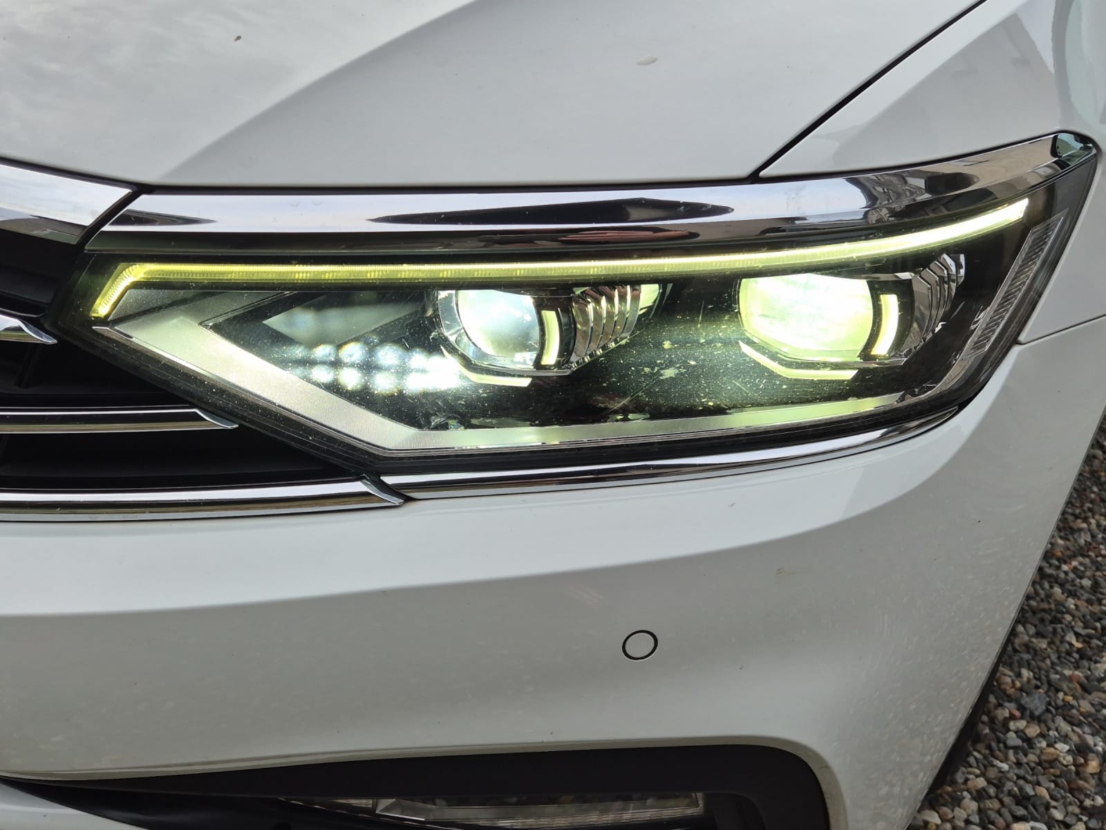VW Passat Variant 2.0 TSI Business DSG-image-1