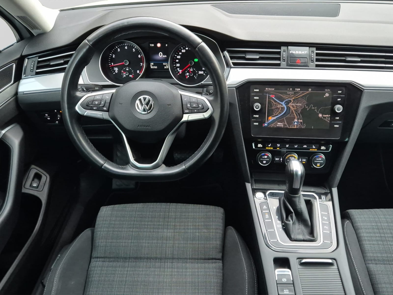 VW Passat Variant 2.0 TSI Business DSG-image-10