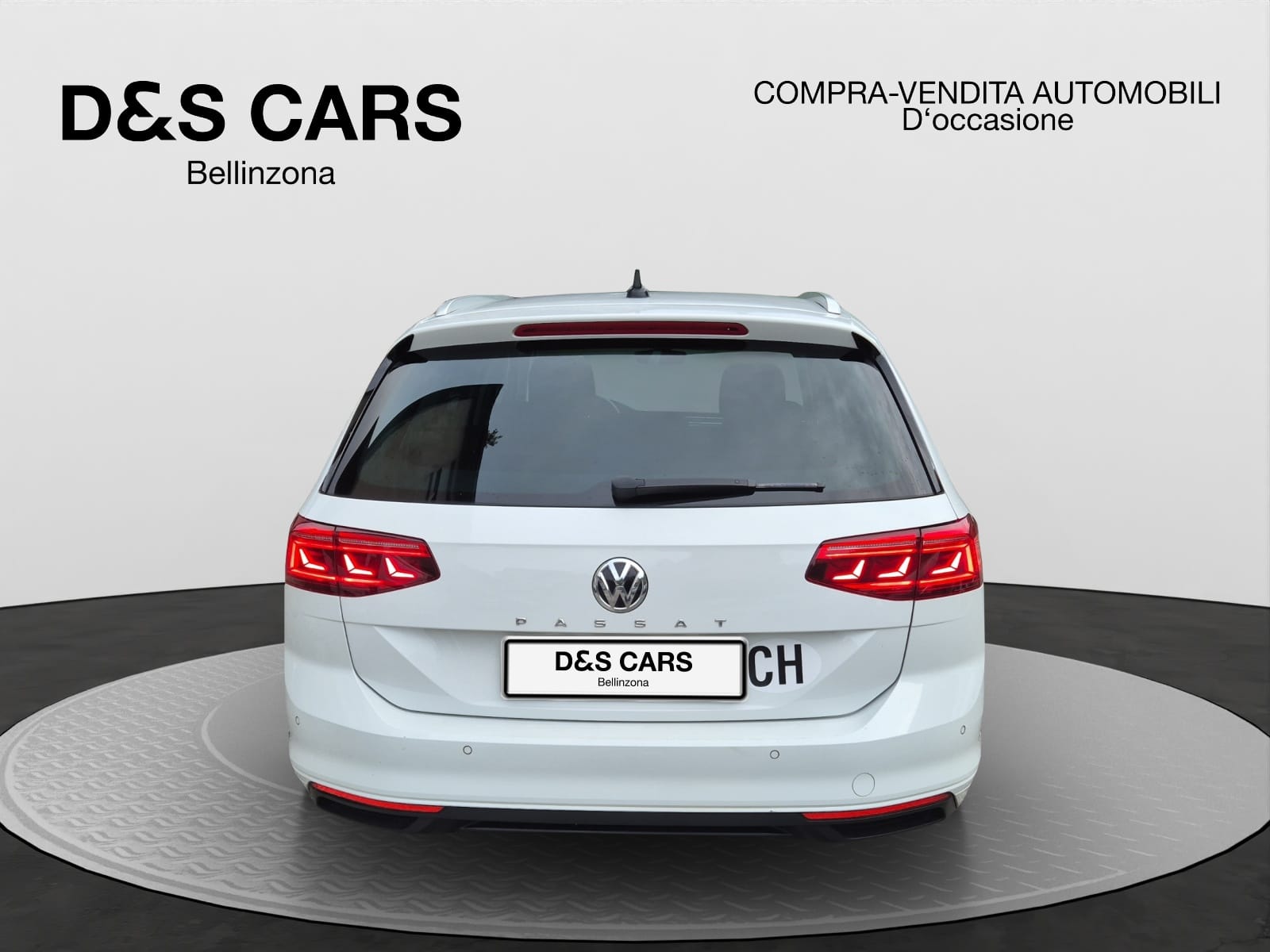 VW Passat Variant 2.0 TSI Business DSG-image-4