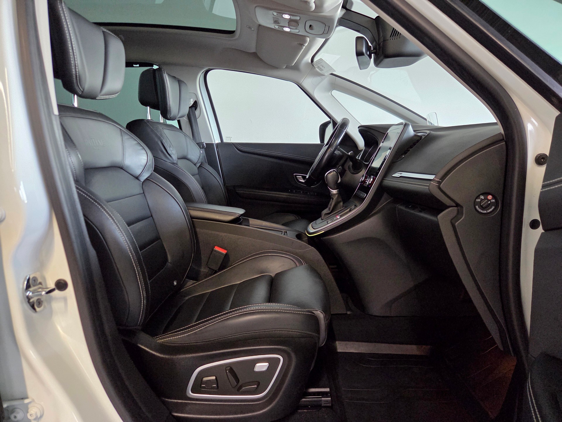 RENAULT Scénic 1.3 TCe 160 Initiale EDC-image-15