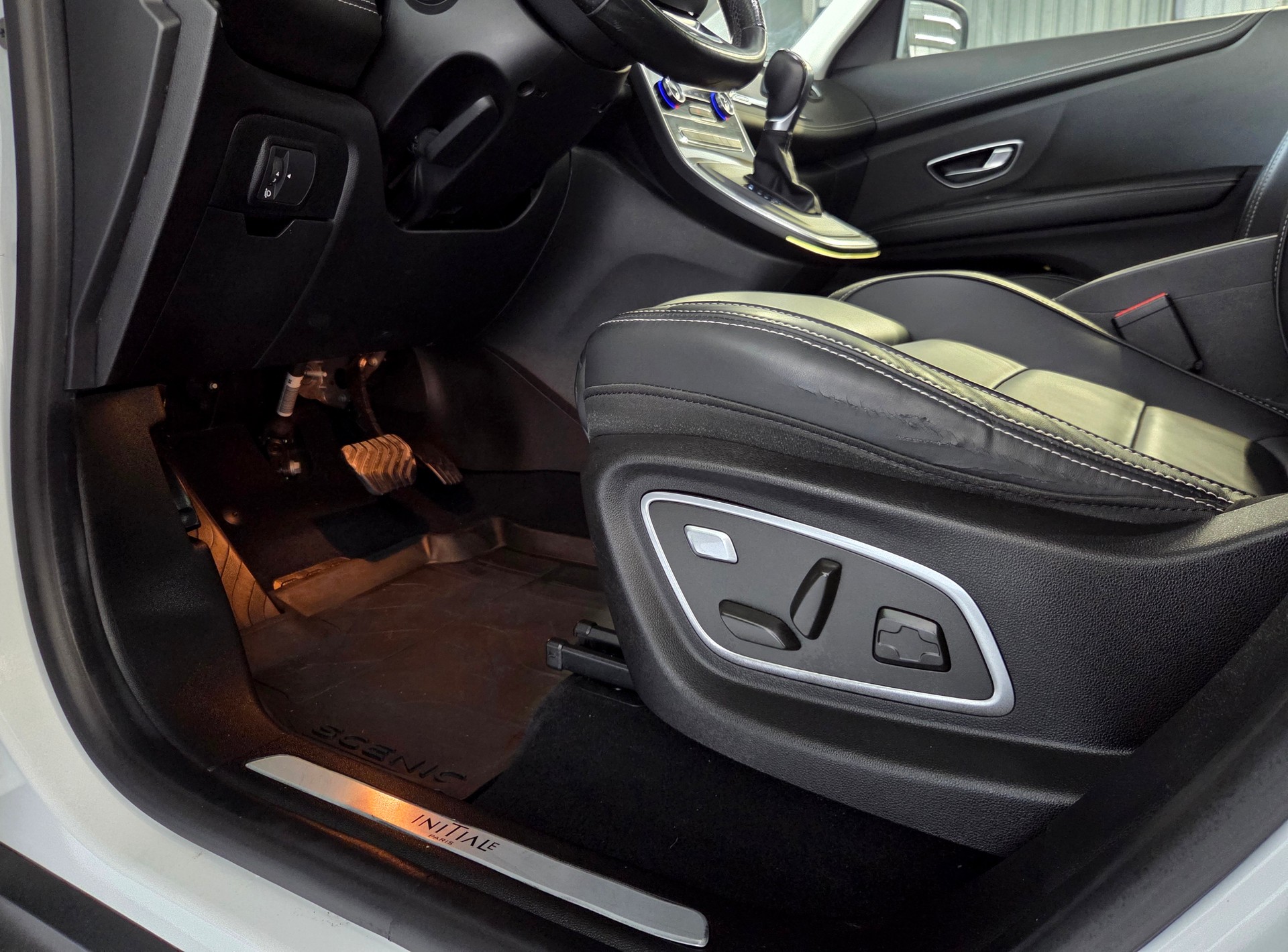 RENAULT Scénic 1.3 TCe 160 Initiale EDC-image-11