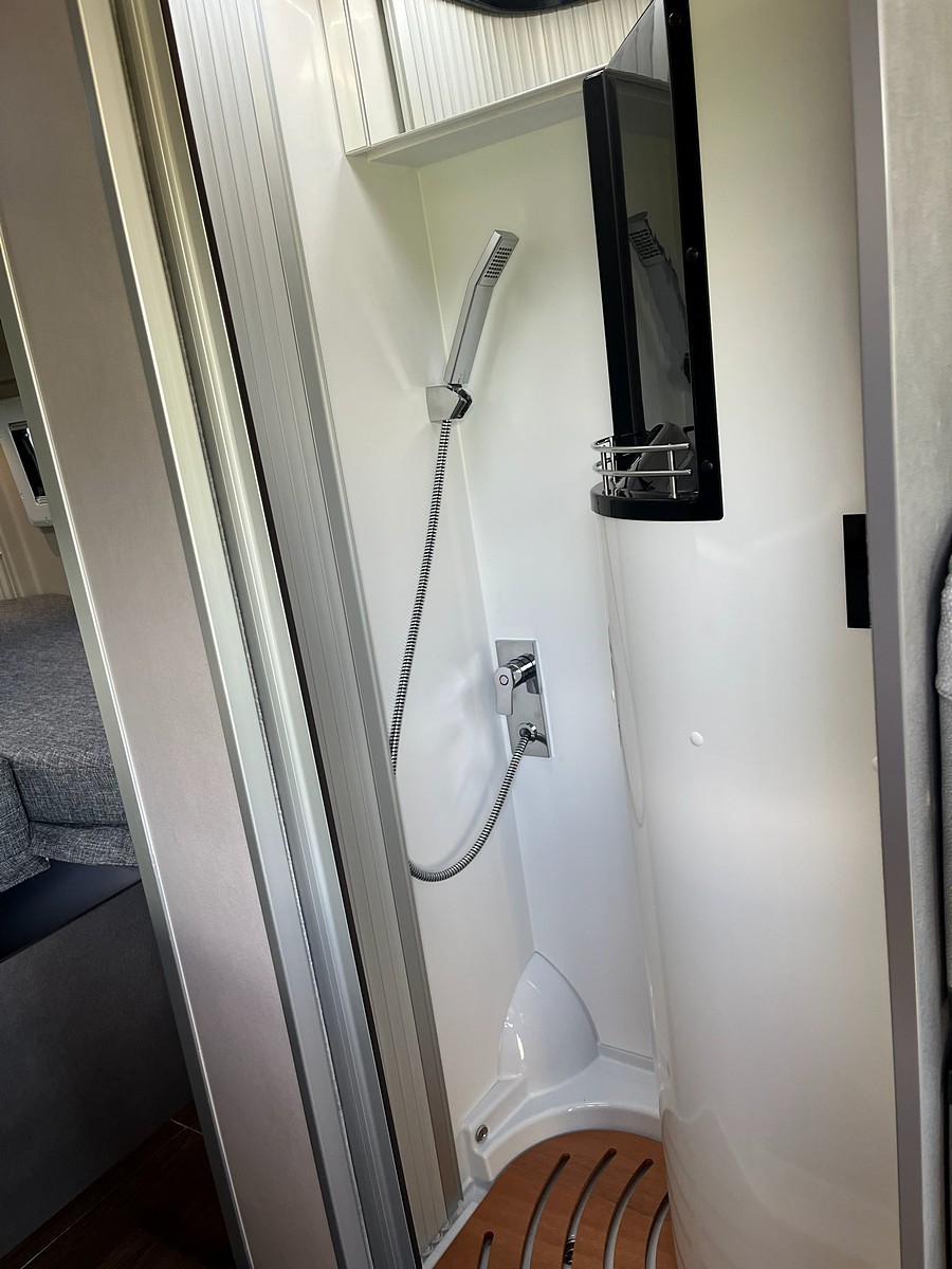 PÖSSL Summit Shine 600 L Automatik+Premium/Solar/Lithium/Markise-image-18