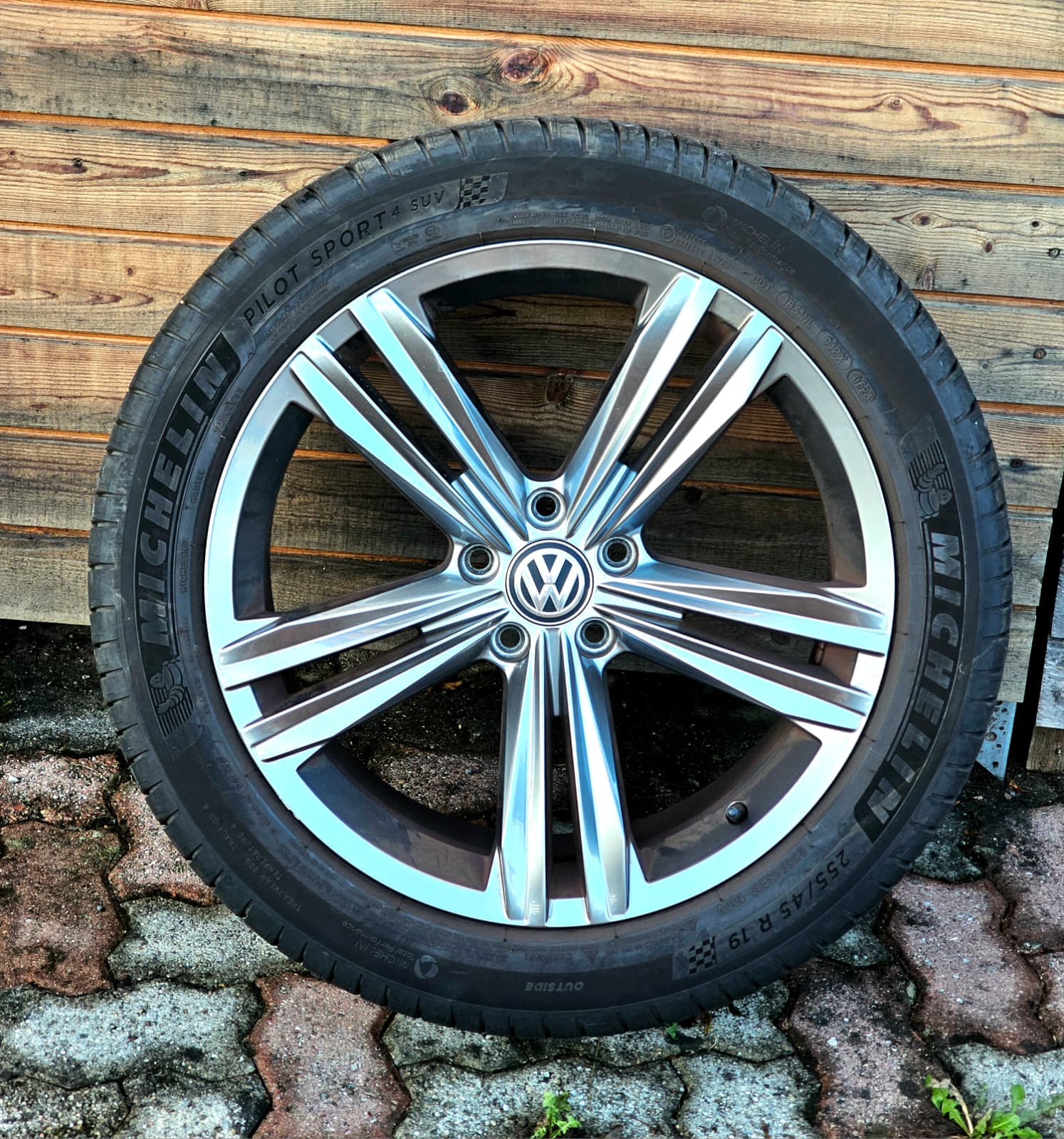 VW Tiguan 2.0TSI R-Line 4Motion DSG *CH-Fz*-image-8