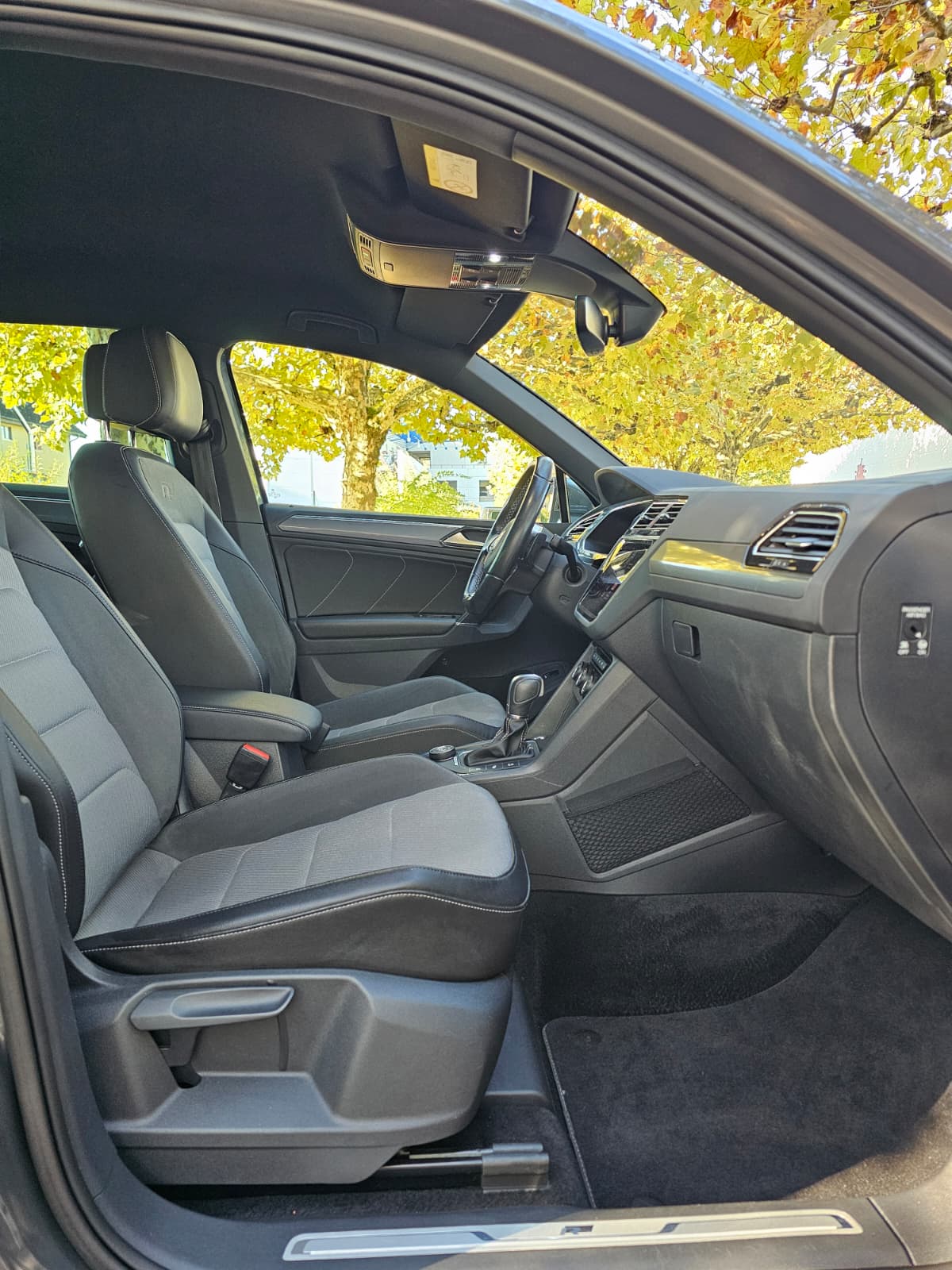 VW Tiguan 2.0TSI R-Line 4Motion DSG *CH-Fz*-image-11