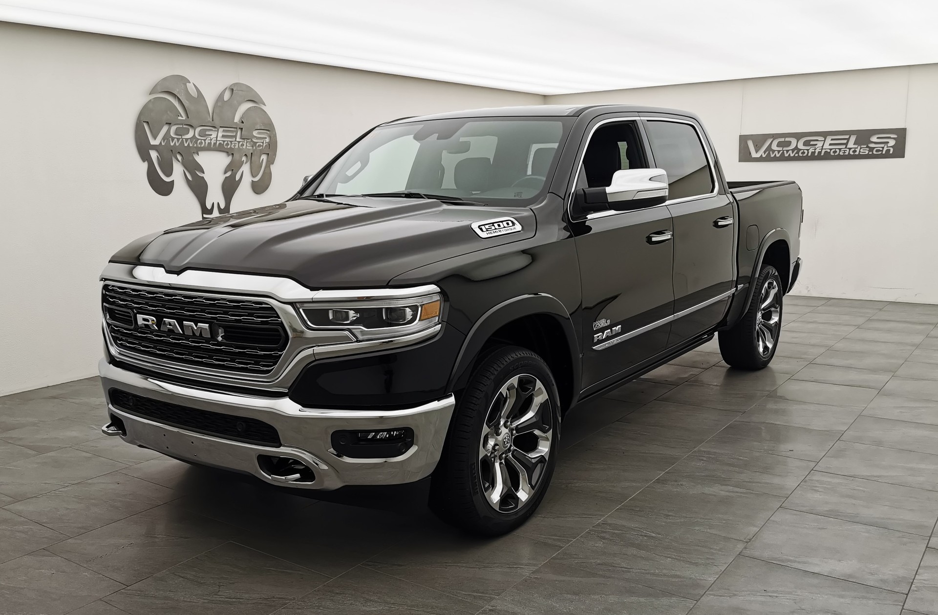 DODGE Ram 1500 5.7 V8 Limited eTorque Crew Cab-image-0