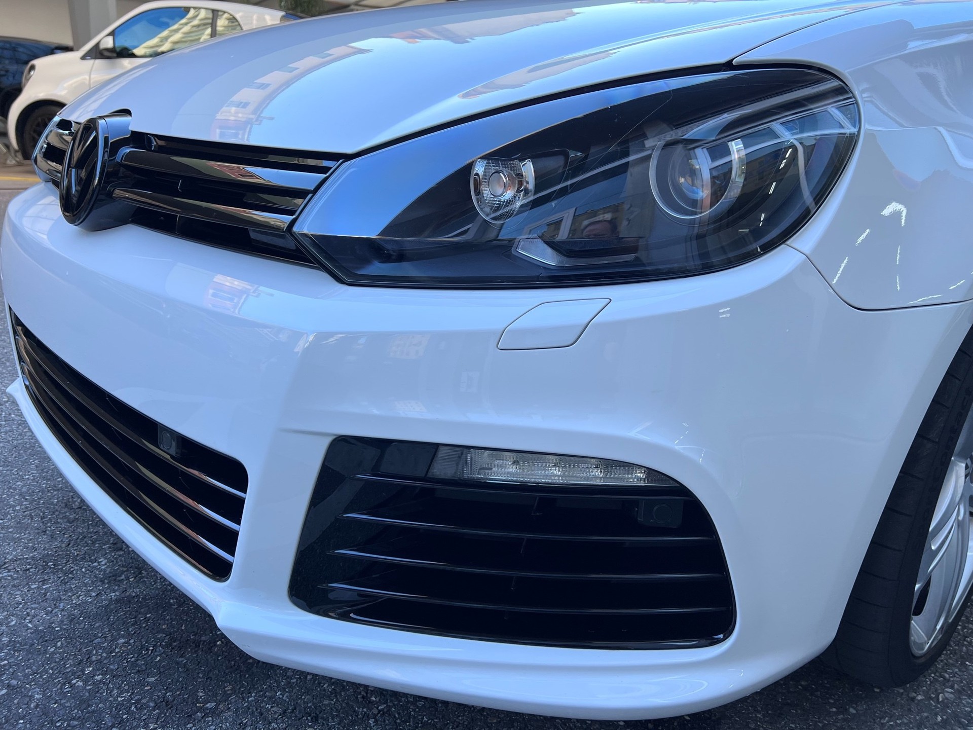 VW Golf 2.0 TSI R 4Motion-image-11