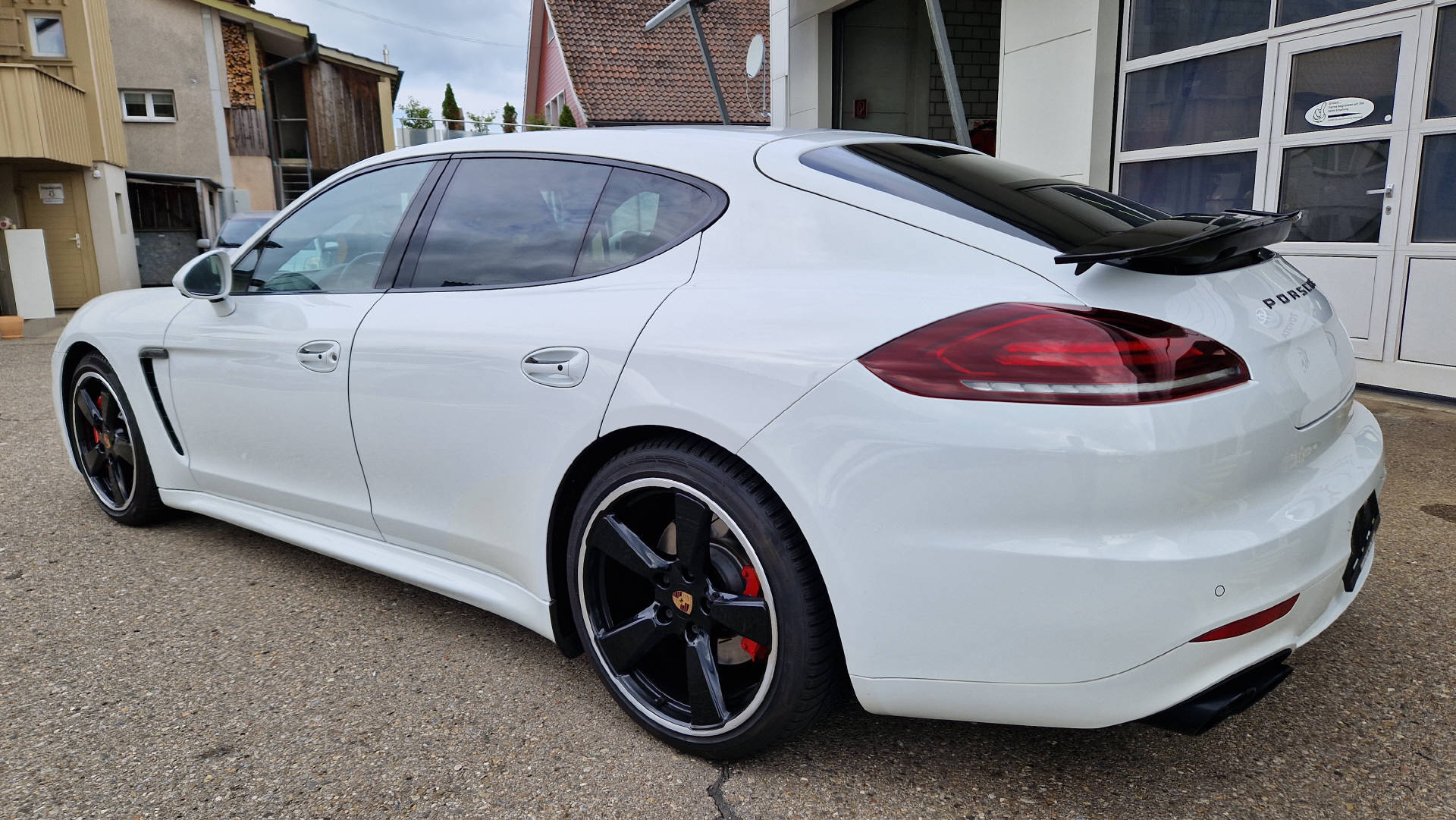 PORSCHE Panamera 4.8 V8 GTS PDK-image-10