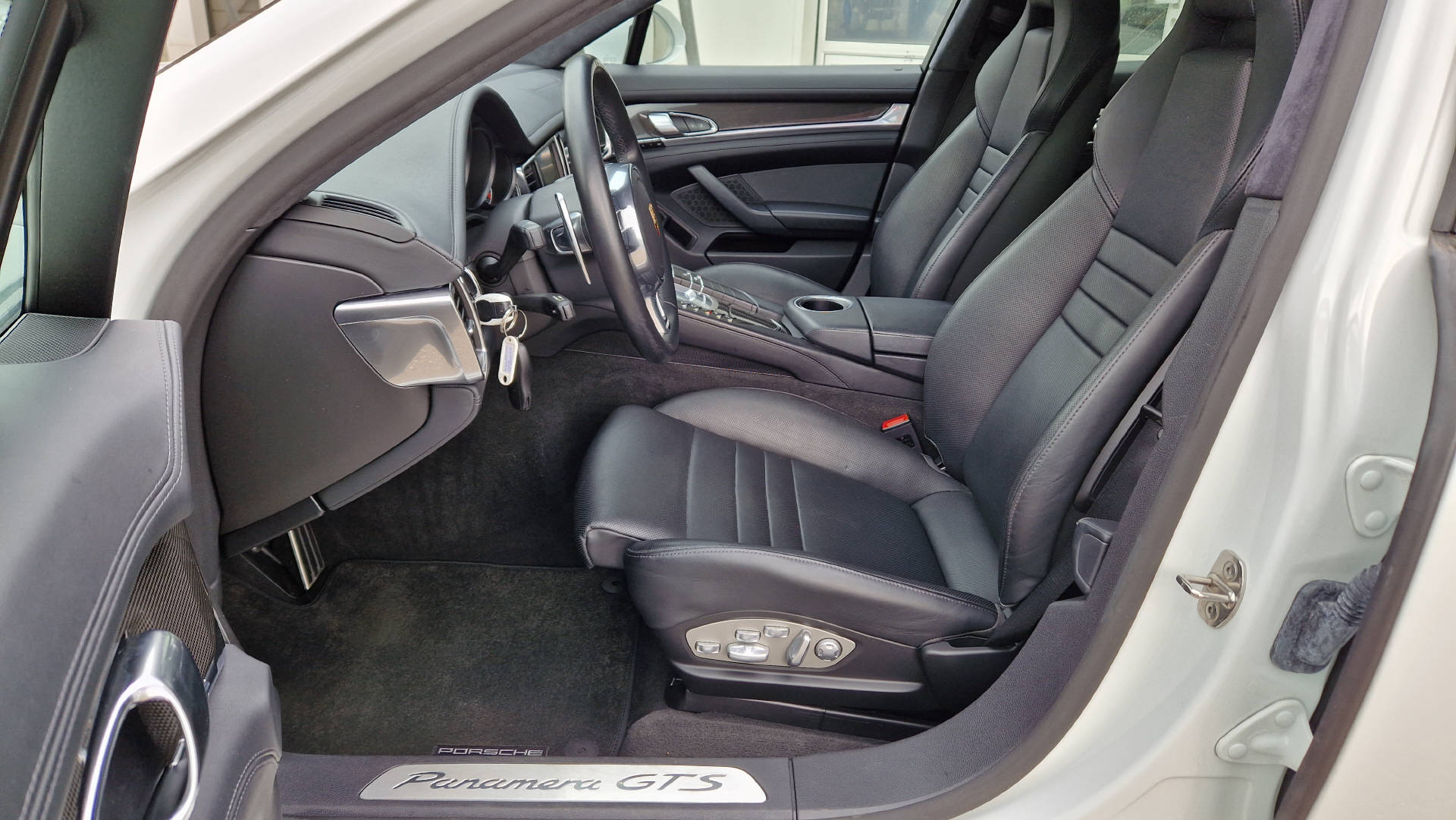 PORSCHE Panamera 4.8 V8 GTS PDK-image-3