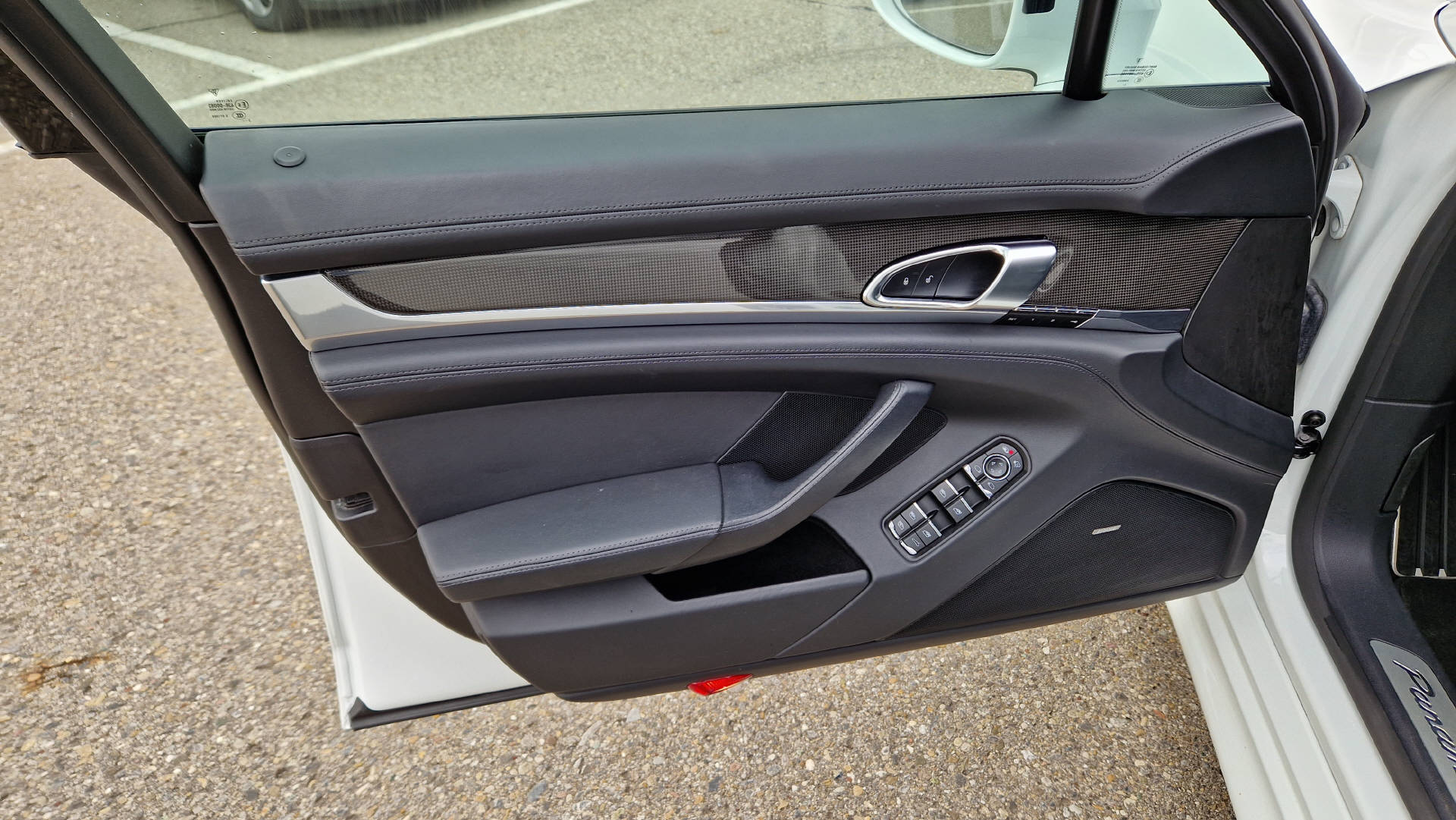 PORSCHE Panamera 4.8 V8 GTS PDK-image-2