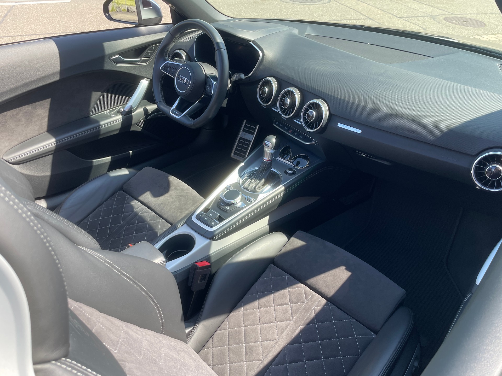 AUDI TTS Roadster 2.0 TFSI quattro S-tronic-image-14