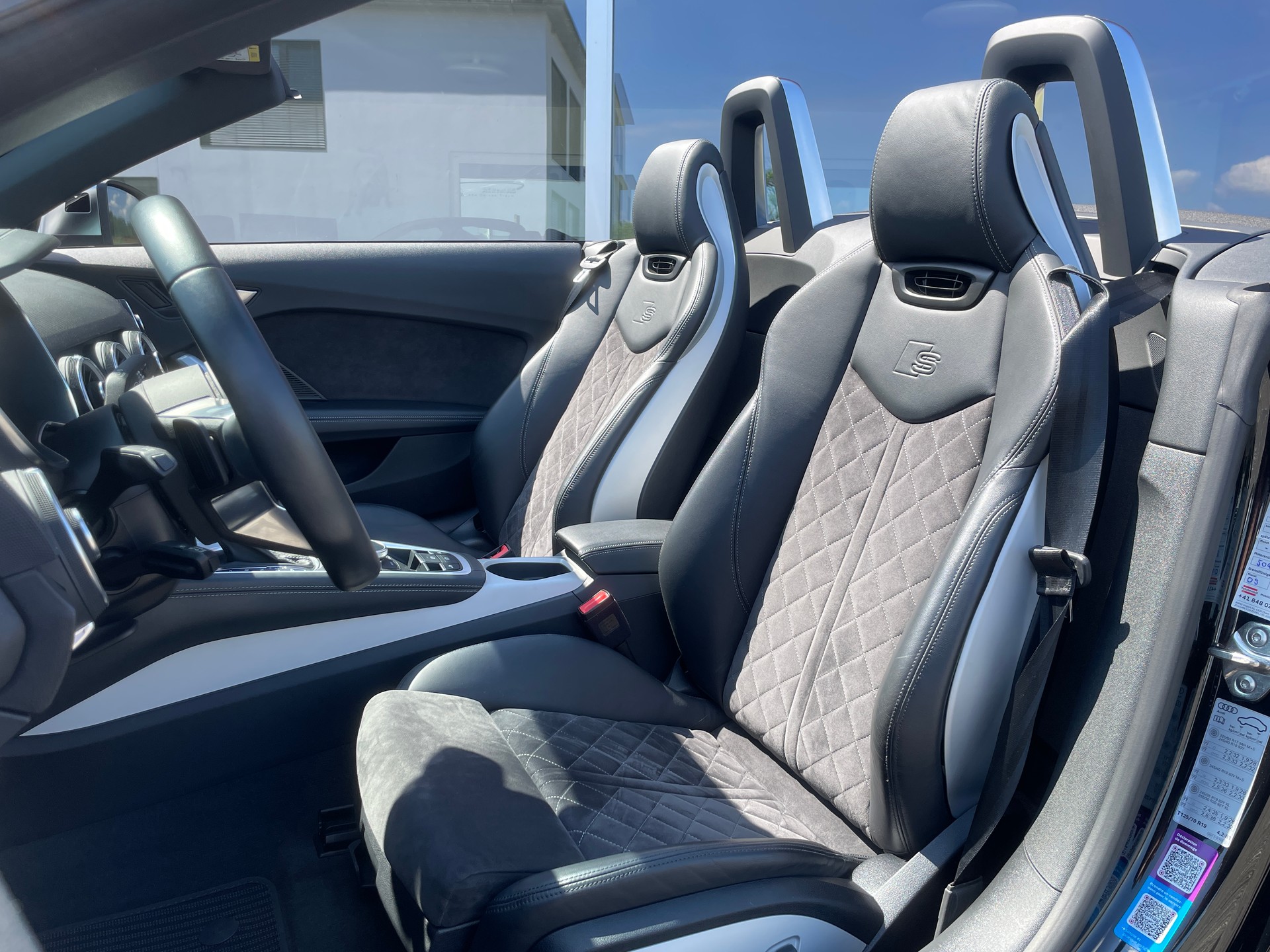 AUDI TTS Roadster 2.0 TFSI quattro S-tronic-image-11