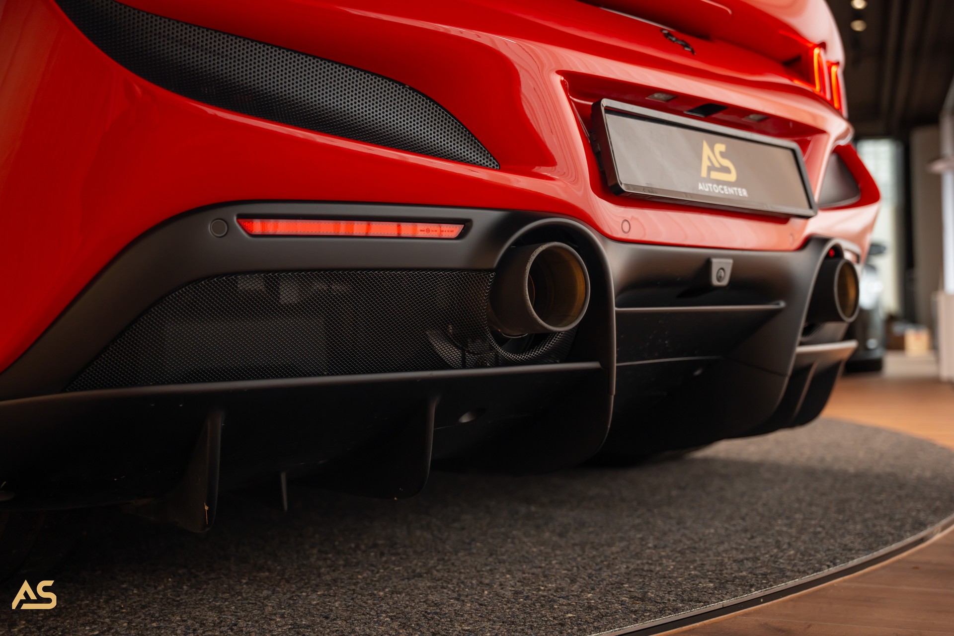 FERRARI F8 Tributo (CH) ROSSO CORSA | FERRARI GARANTIE | Liftsystem | Carbon-image-12