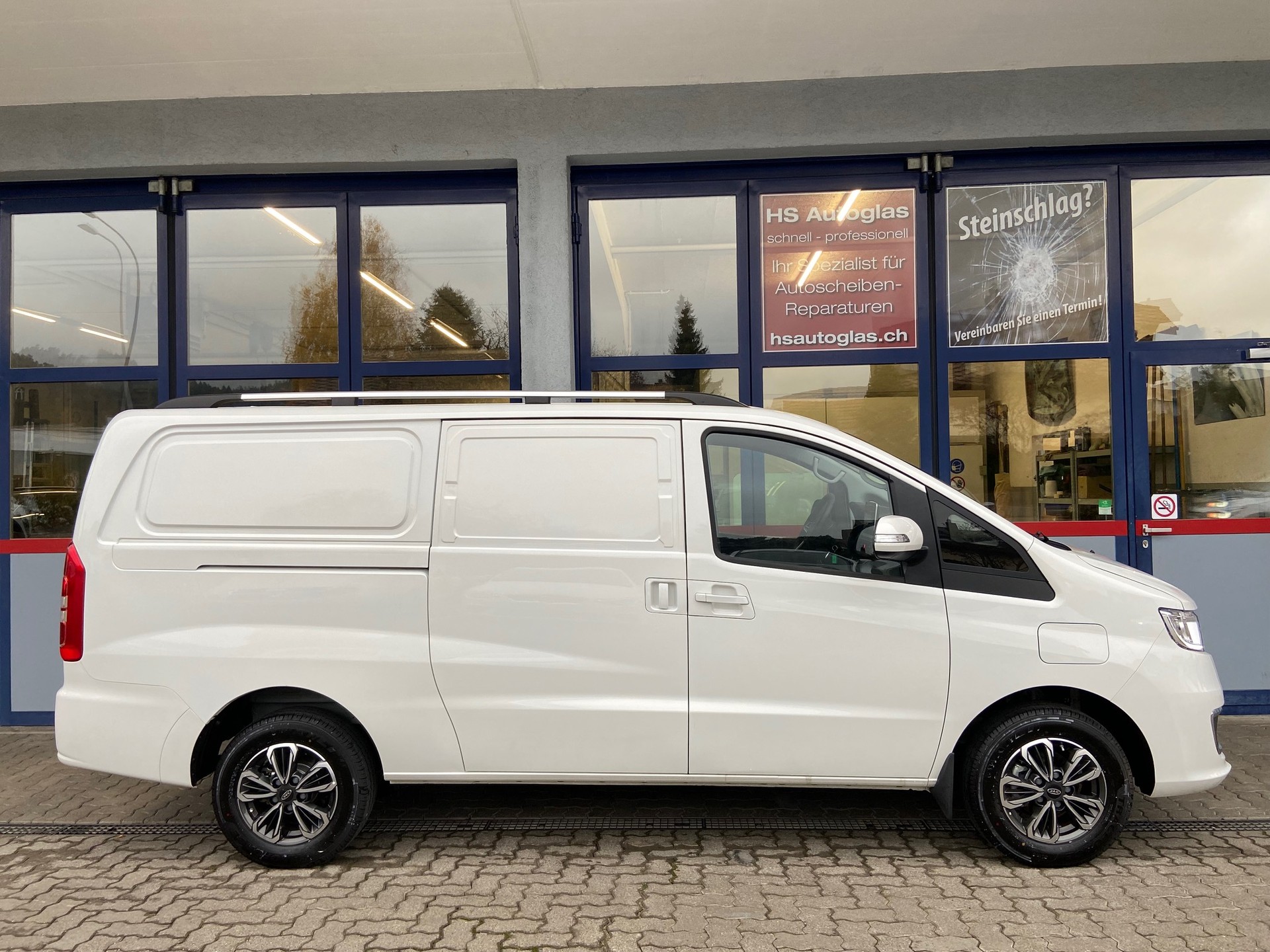 JAC M3ev-image-1