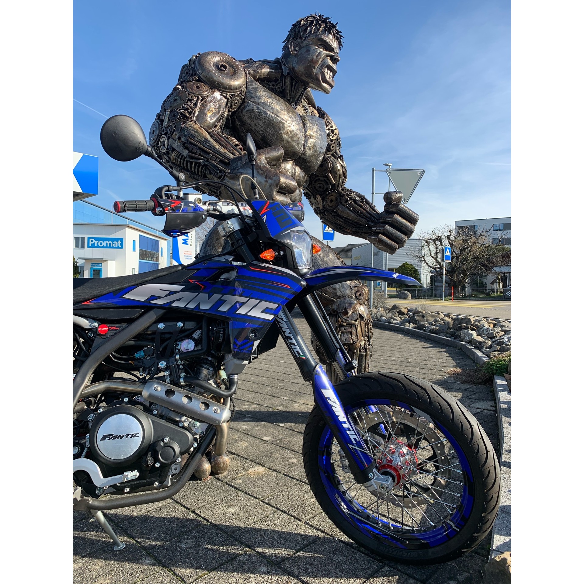 FANTIC XMF 125 Performance Motard-showroom-element-2
