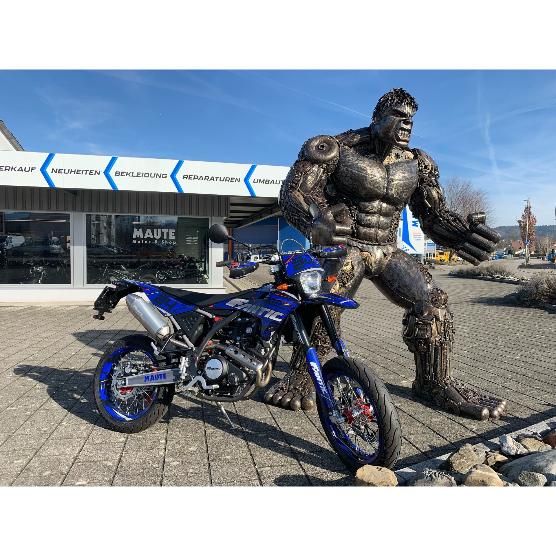 FANTIC XMF 125 Performance Motard-showroom-element-1