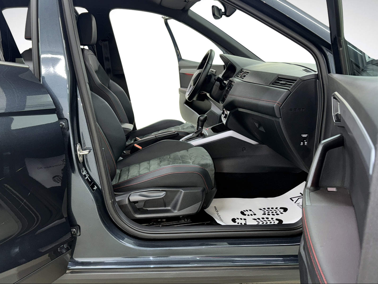 SEAT Arona 1.0 TSI Eco 115PS DSG FR-image-8
