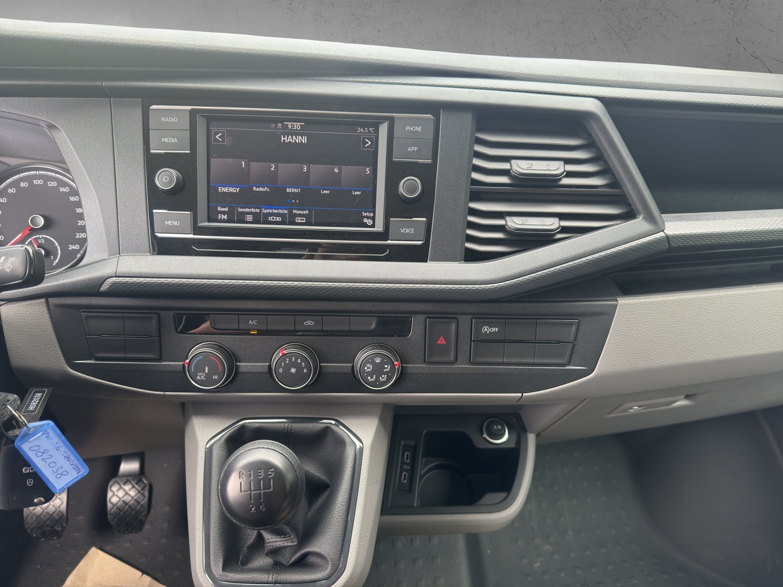 VW T6.1-image-10