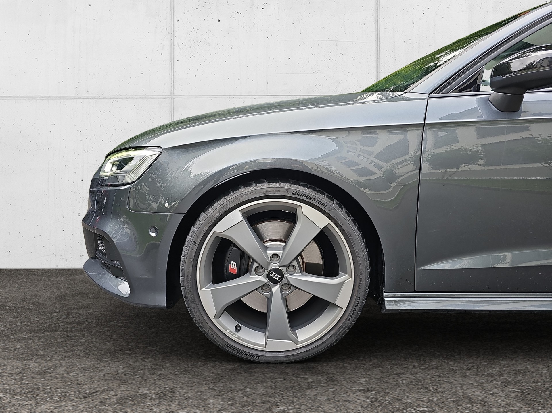 AUDI S3 Sportback 2.0 TFSI quattro S-tronic-image-4