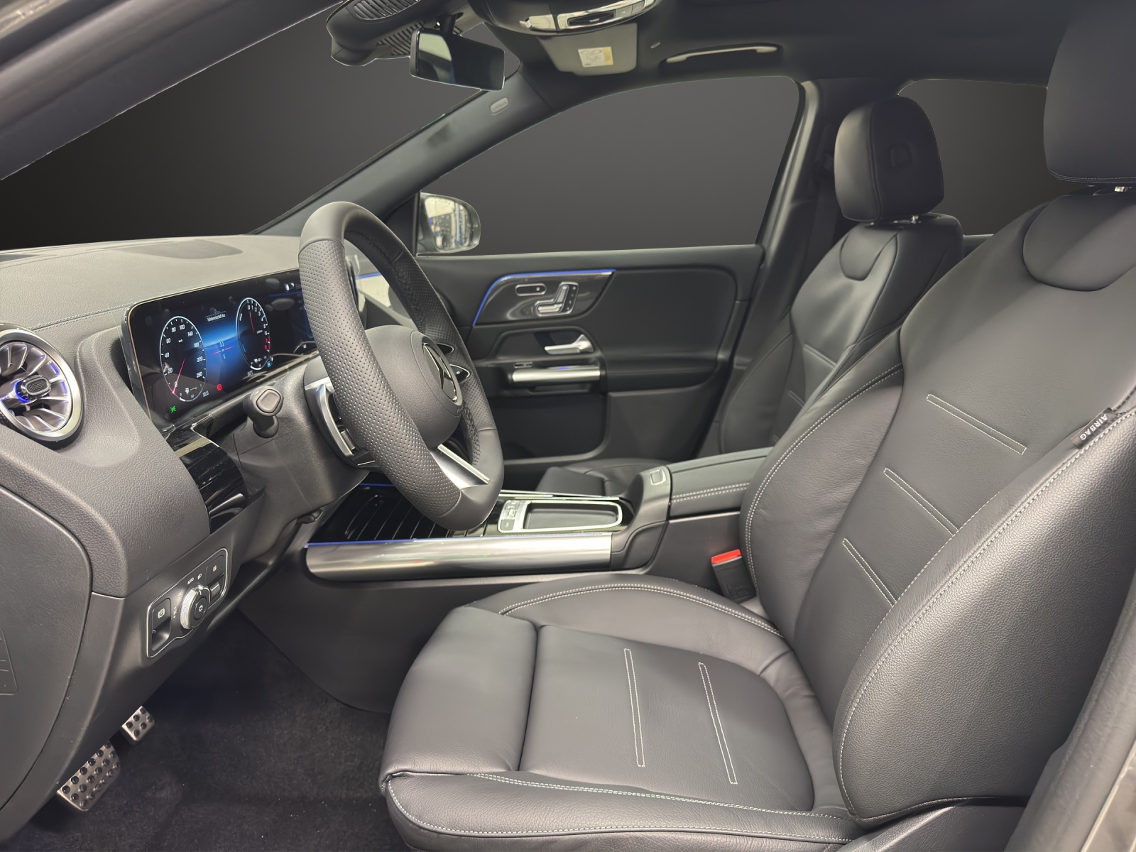 MERCEDES-BENZ GLA 250 e EQ Star 8G-DCT-image-9