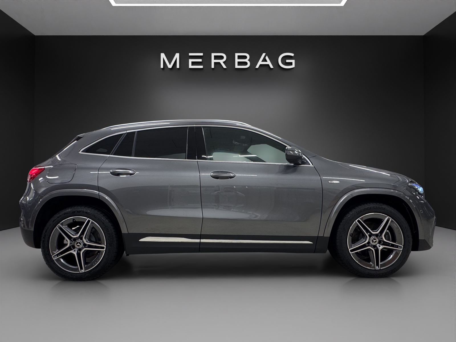 MERCEDES-BENZ GLA 250 e EQ Star 8G-DCT-image-1