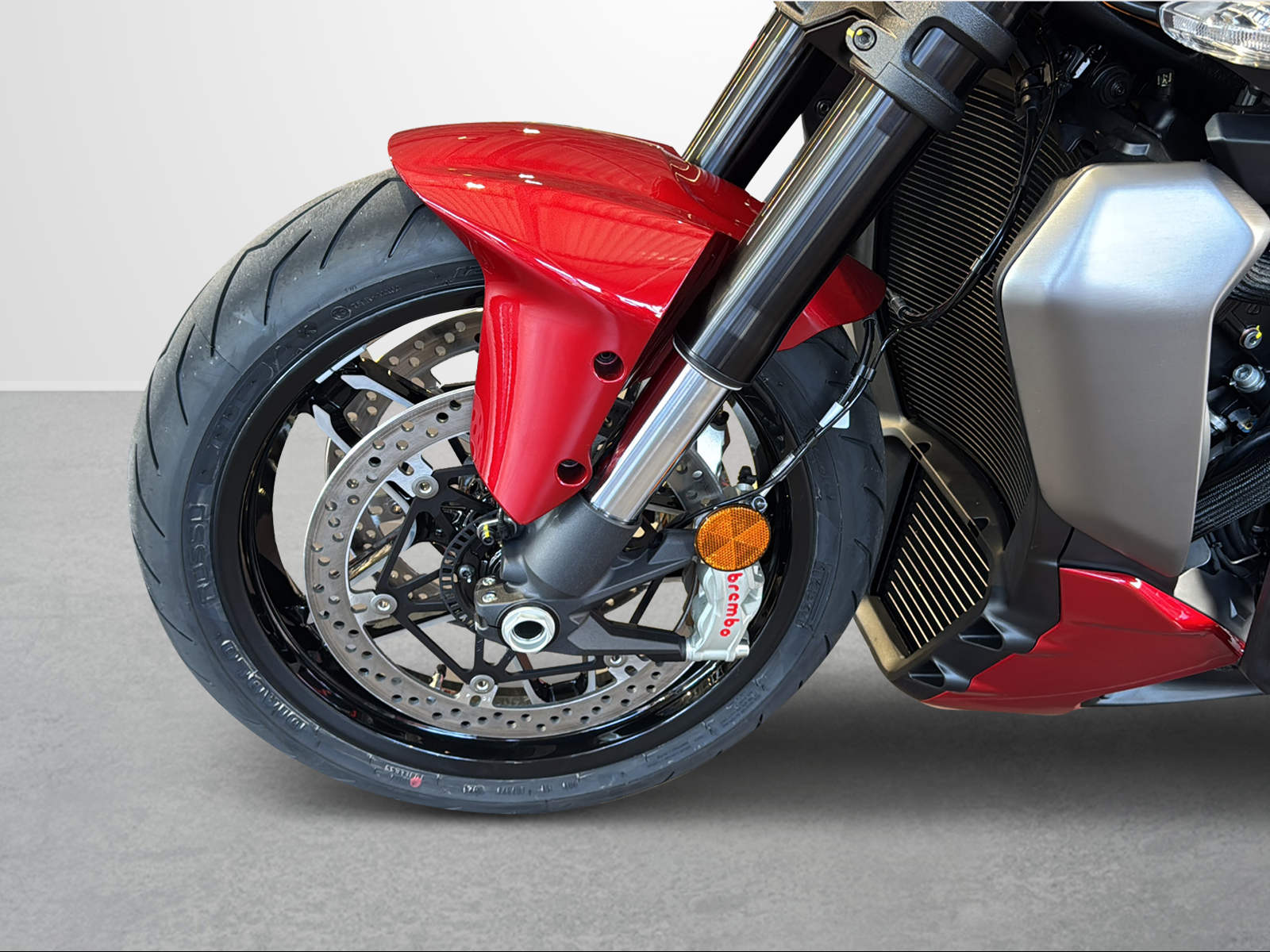 DUCATI XDiavel V4-showroom-element-1