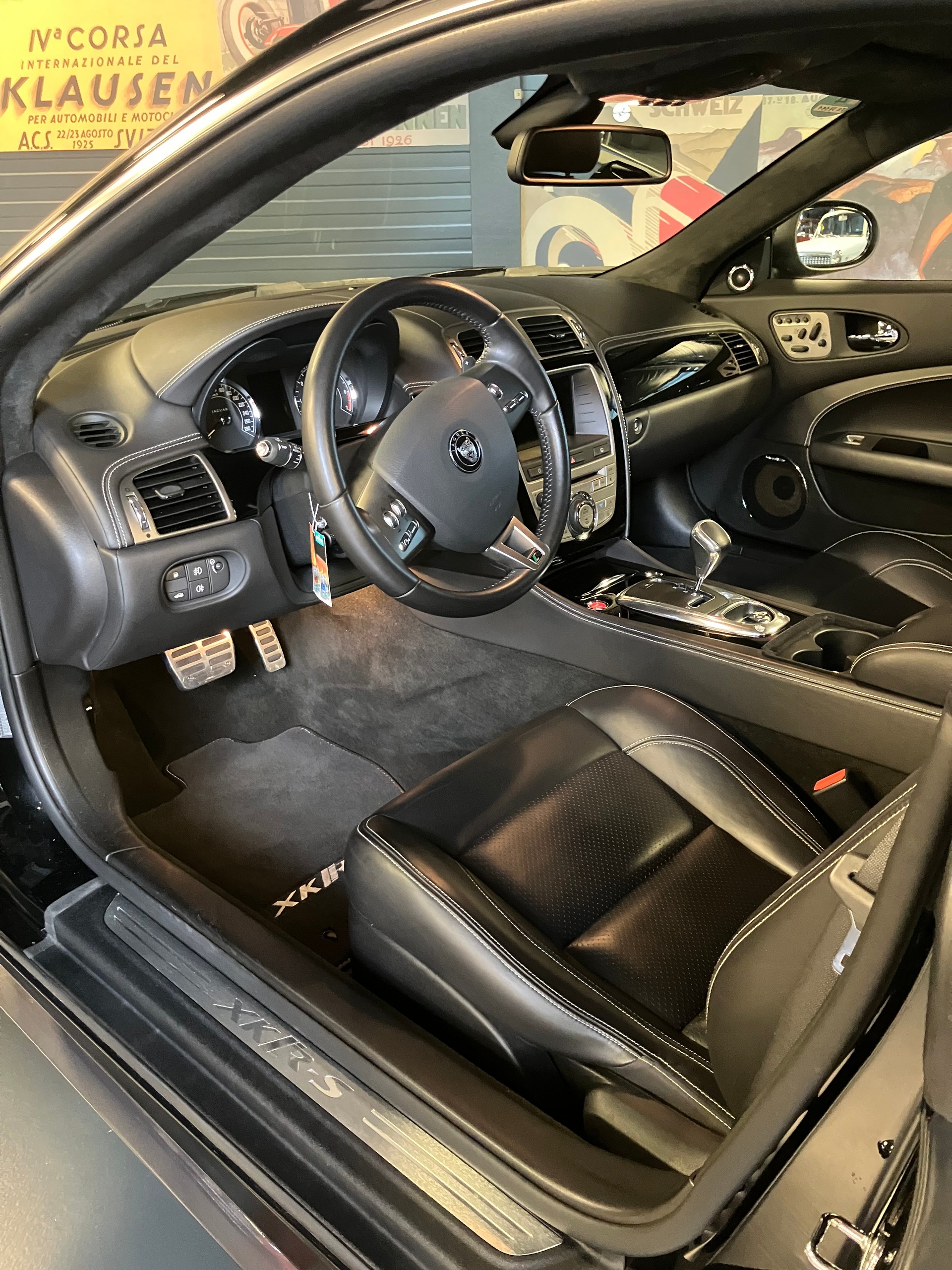 JAGUAR XKR-S 4.2 V8 SC Automatic-image-13