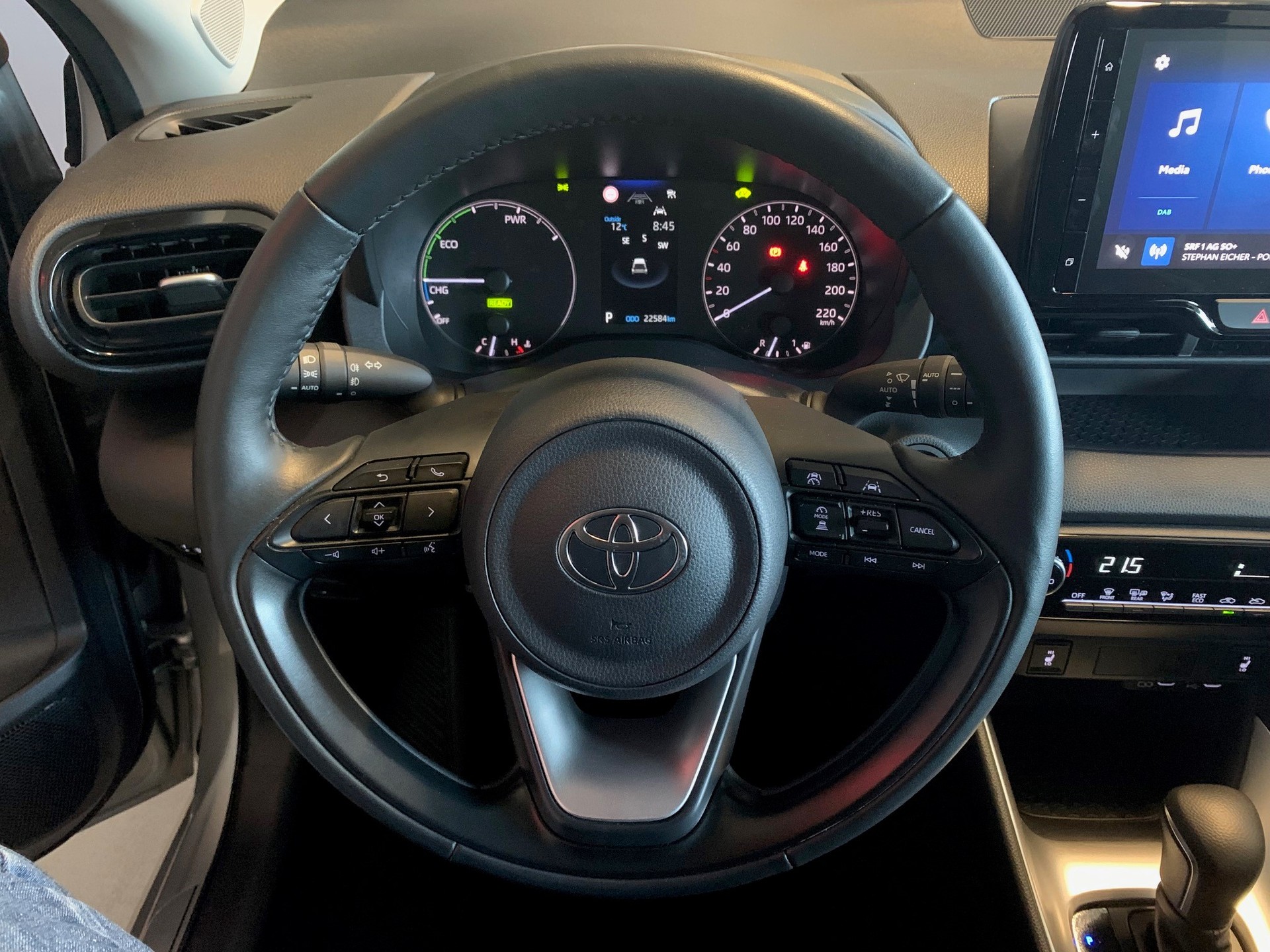 TOYOTA Yaris 1.5 VVT-i HSD Comfort-image-11