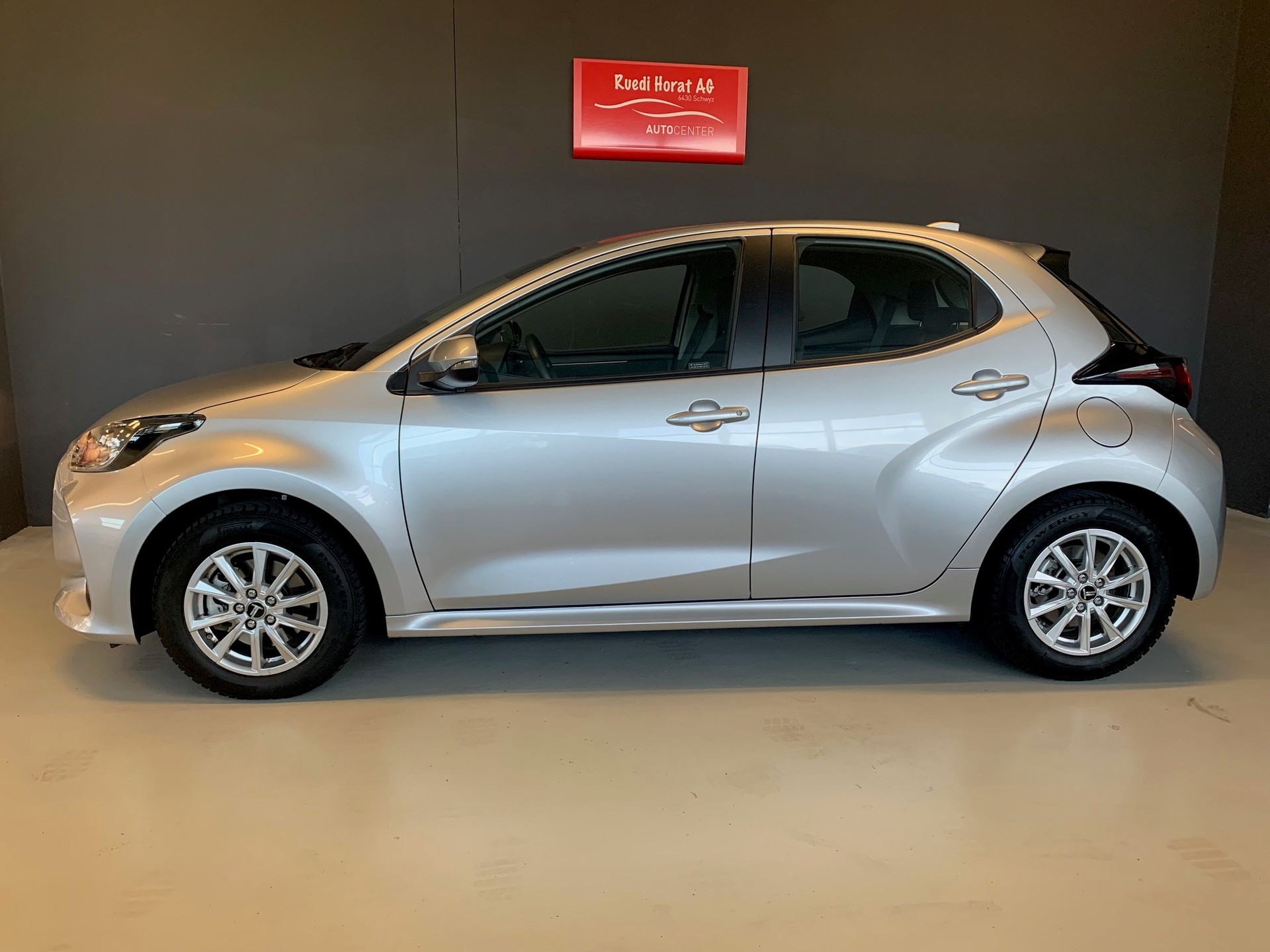 TOYOTA Yaris 1.5 VVT-i HSD Comfort-image-1