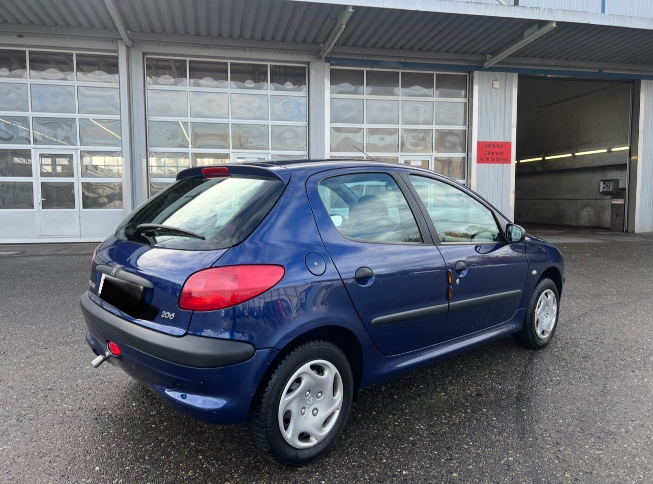 PEUGEOT 206 1.6 XT Premium-showroom-element-2