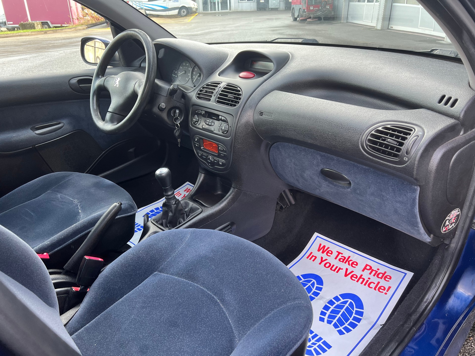 PEUGEOT 206 1.6 XT Premium-image-6