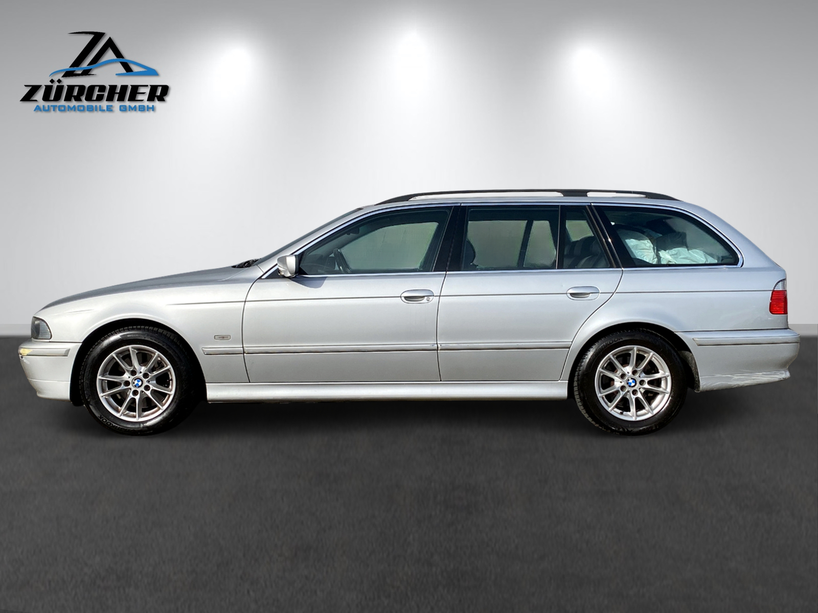 BMW 530i Touring-image-2