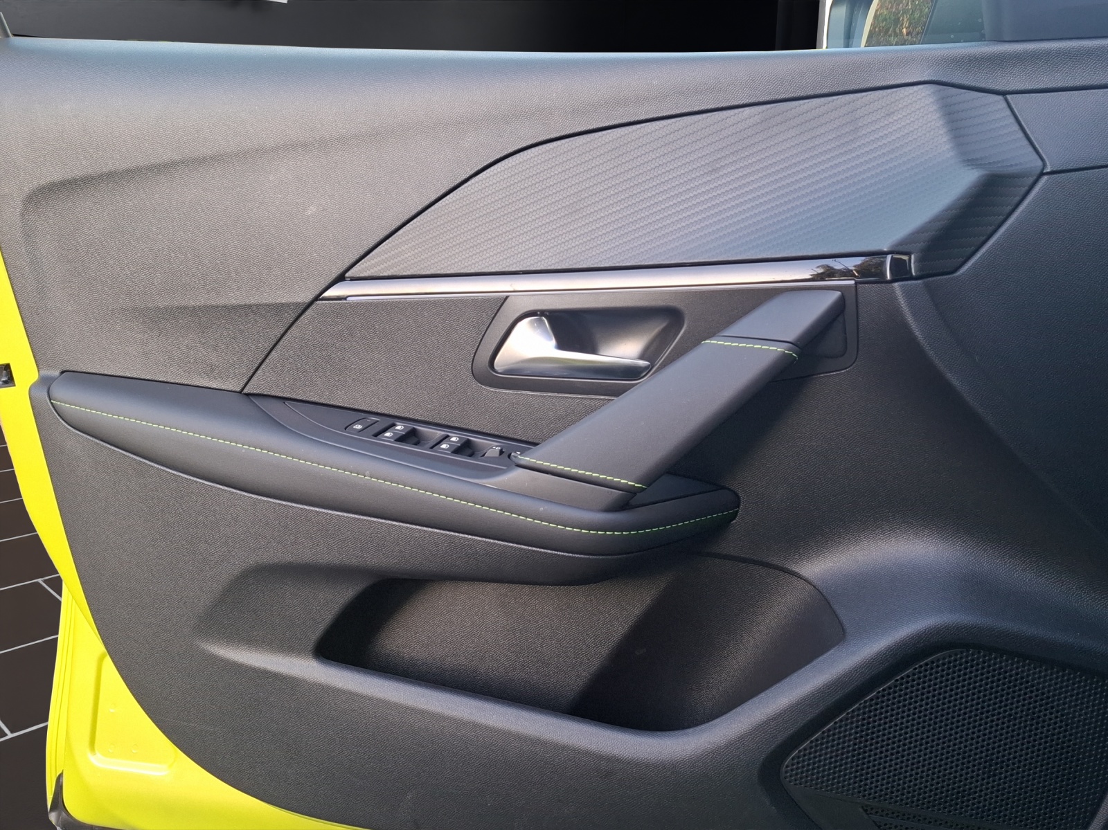 PEUGEOT 208 NEW 1.2 MHEV 110 GT-image-12