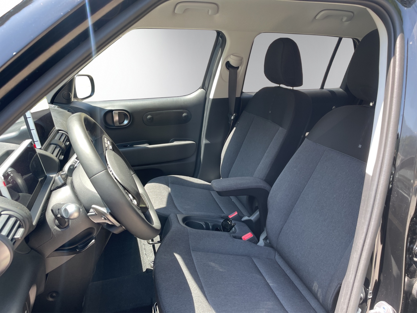 HYUNDAI Inster 49kWh Amplia-image-4