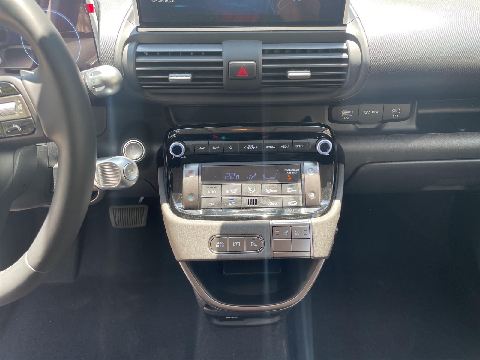 HYUNDAI Inster 49kWh Amplia-image-10