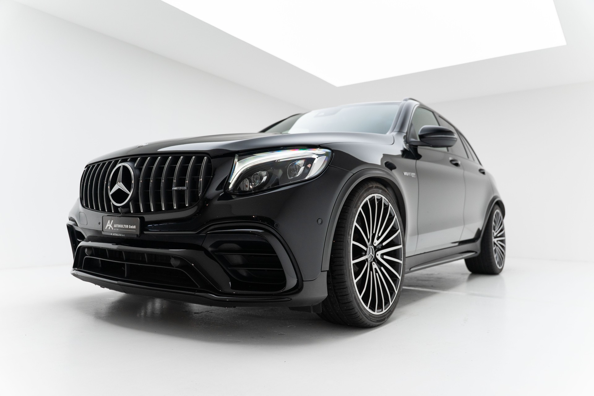 MERCEDES-BENZ GLC 63 AMG 4Matic+ 9G-Tronic-image-6