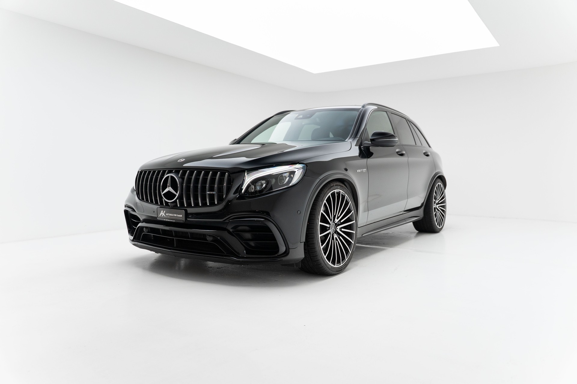 MERCEDES-BENZ GLC 63 AMG 4Matic+ 9G-Tronic-image-4
