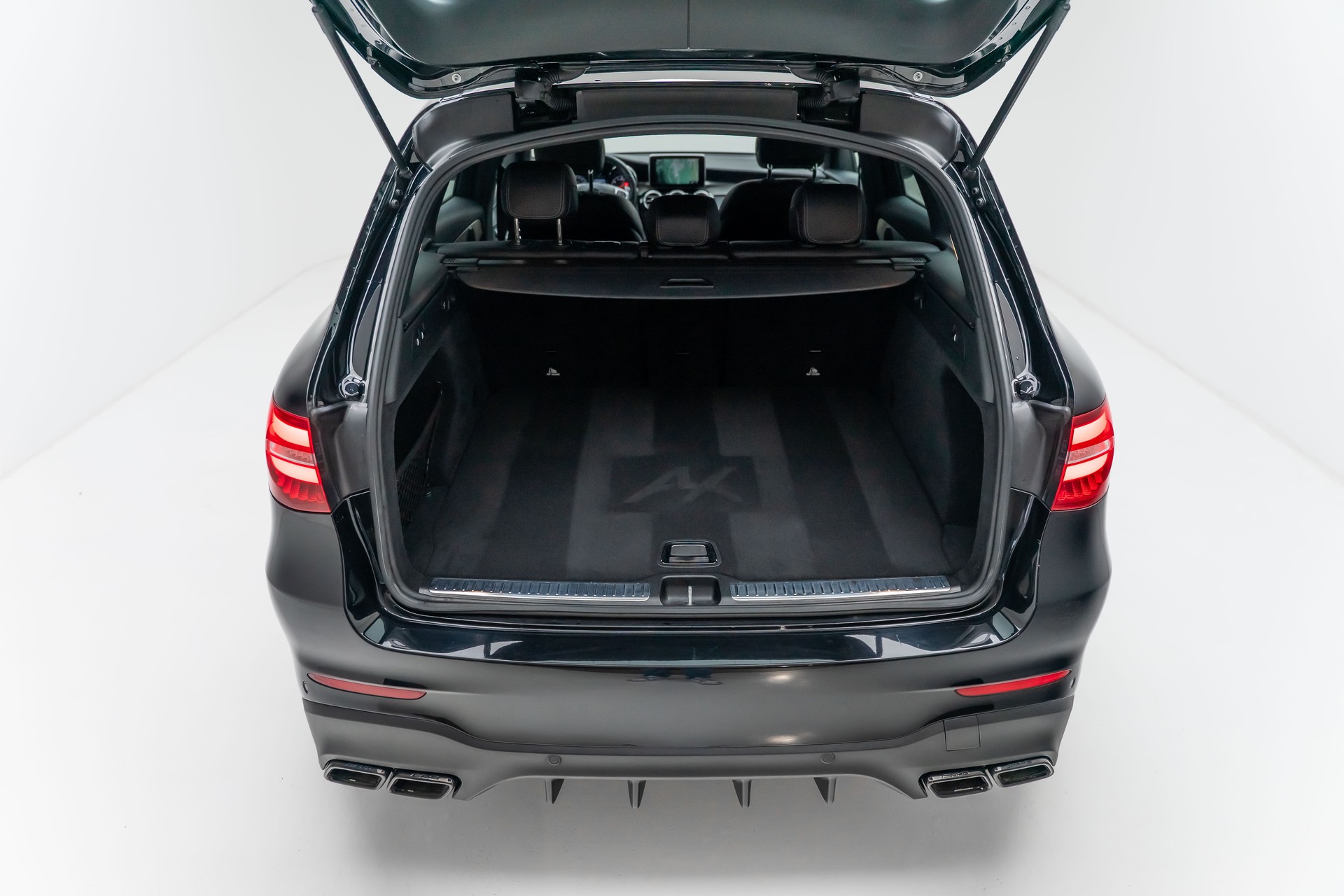 MERCEDES-BENZ GLC 63 AMG 4Matic+ 9G-Tronic-image-10