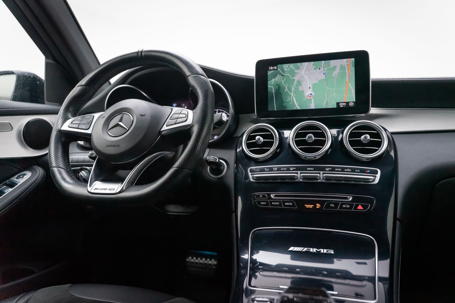 MERCEDES-BENZ GLC 63 AMG 4Matic+ 9G-Tronic-image-26