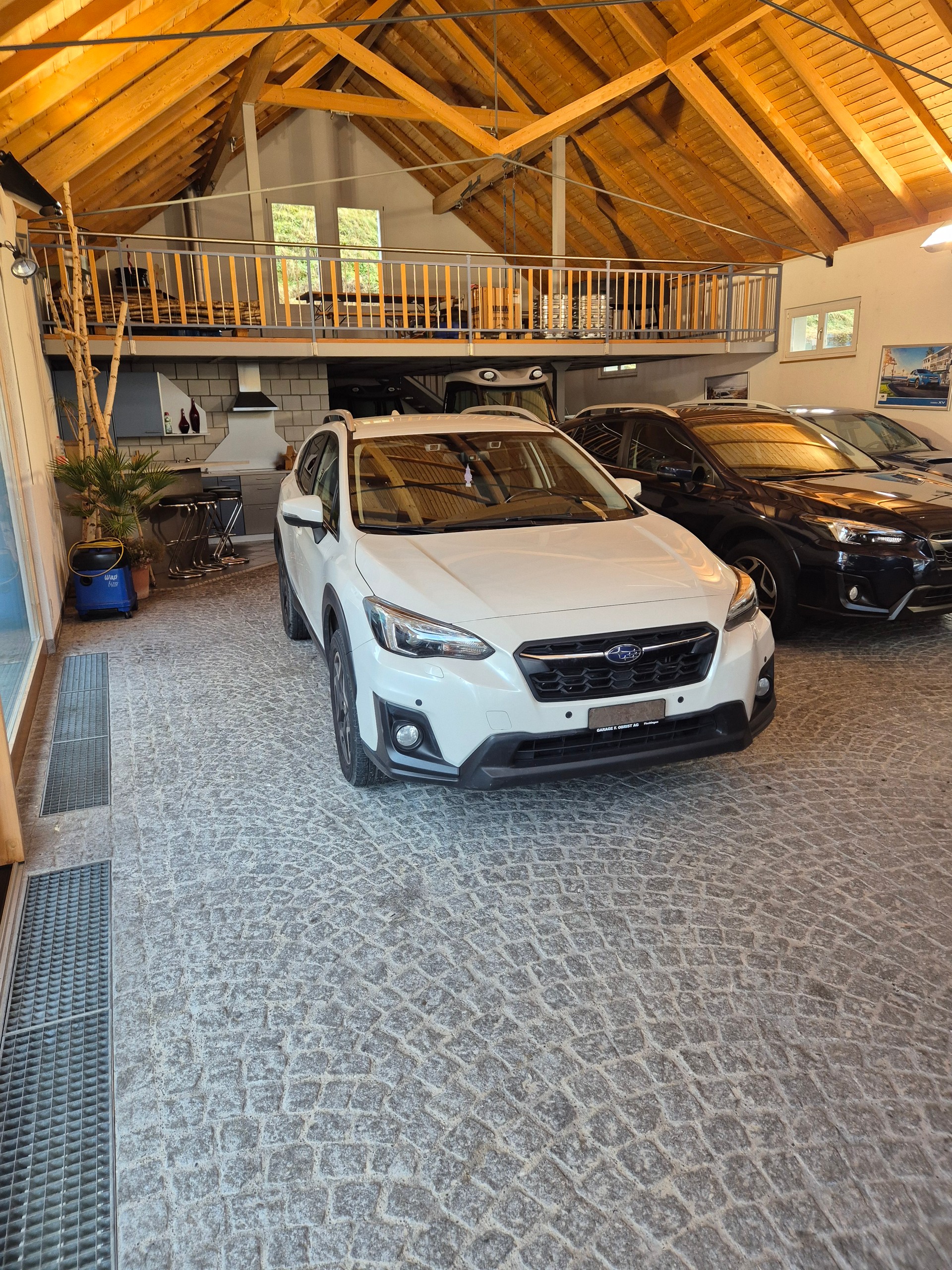 SUBARU XV 2.0 Swiss Plus AWD Lineartronic-image-3