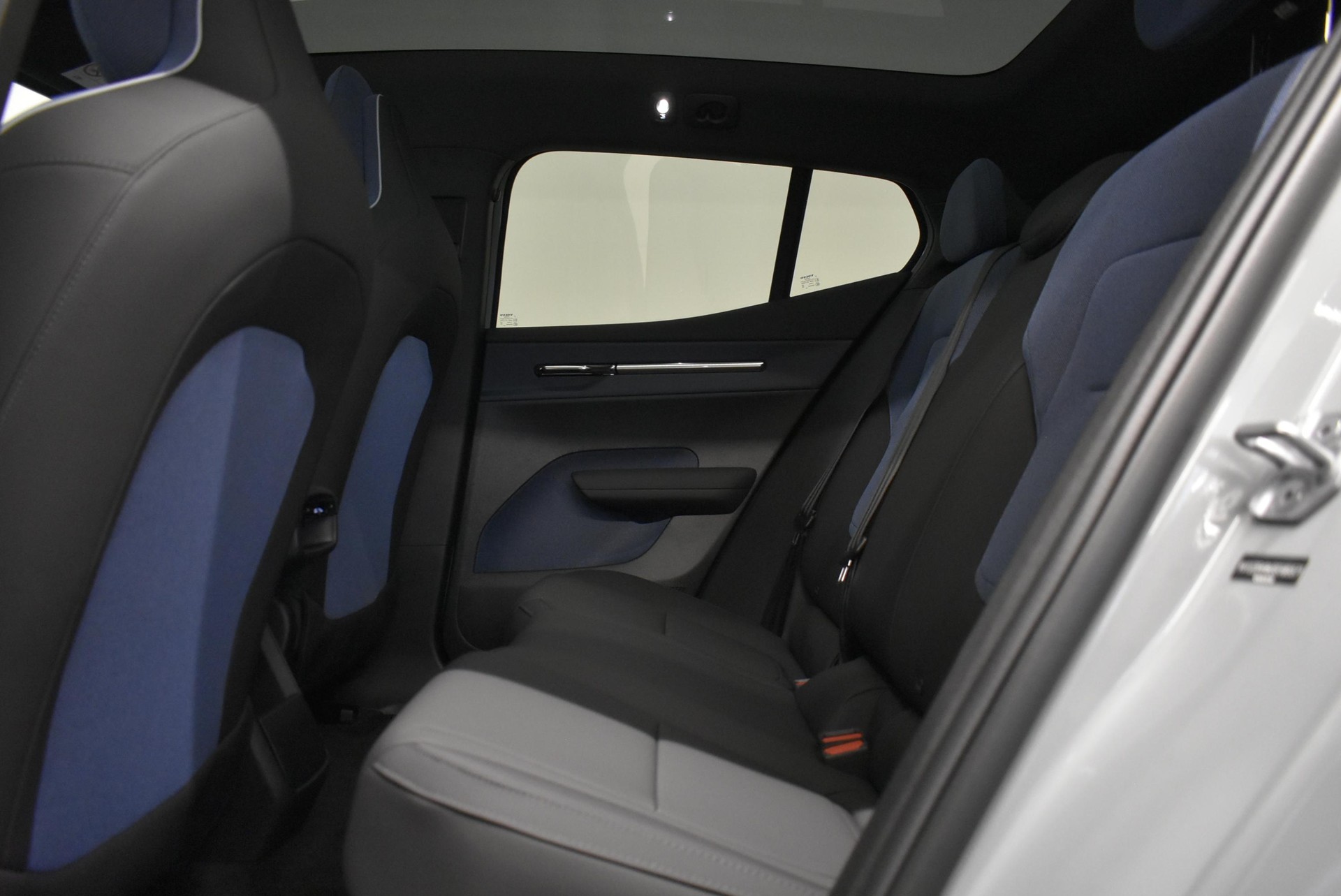 VOLVO EX30 E60 Ultra-image-15