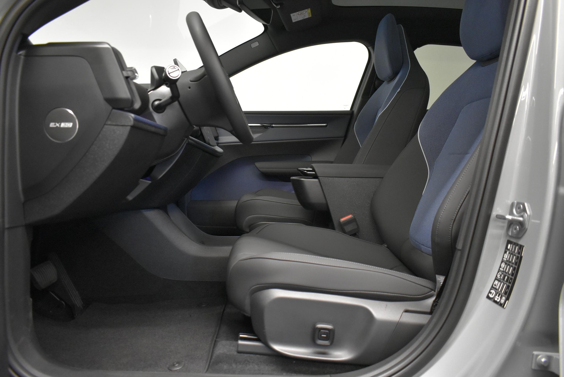 VOLVO EX30 E60 Ultra-image-14