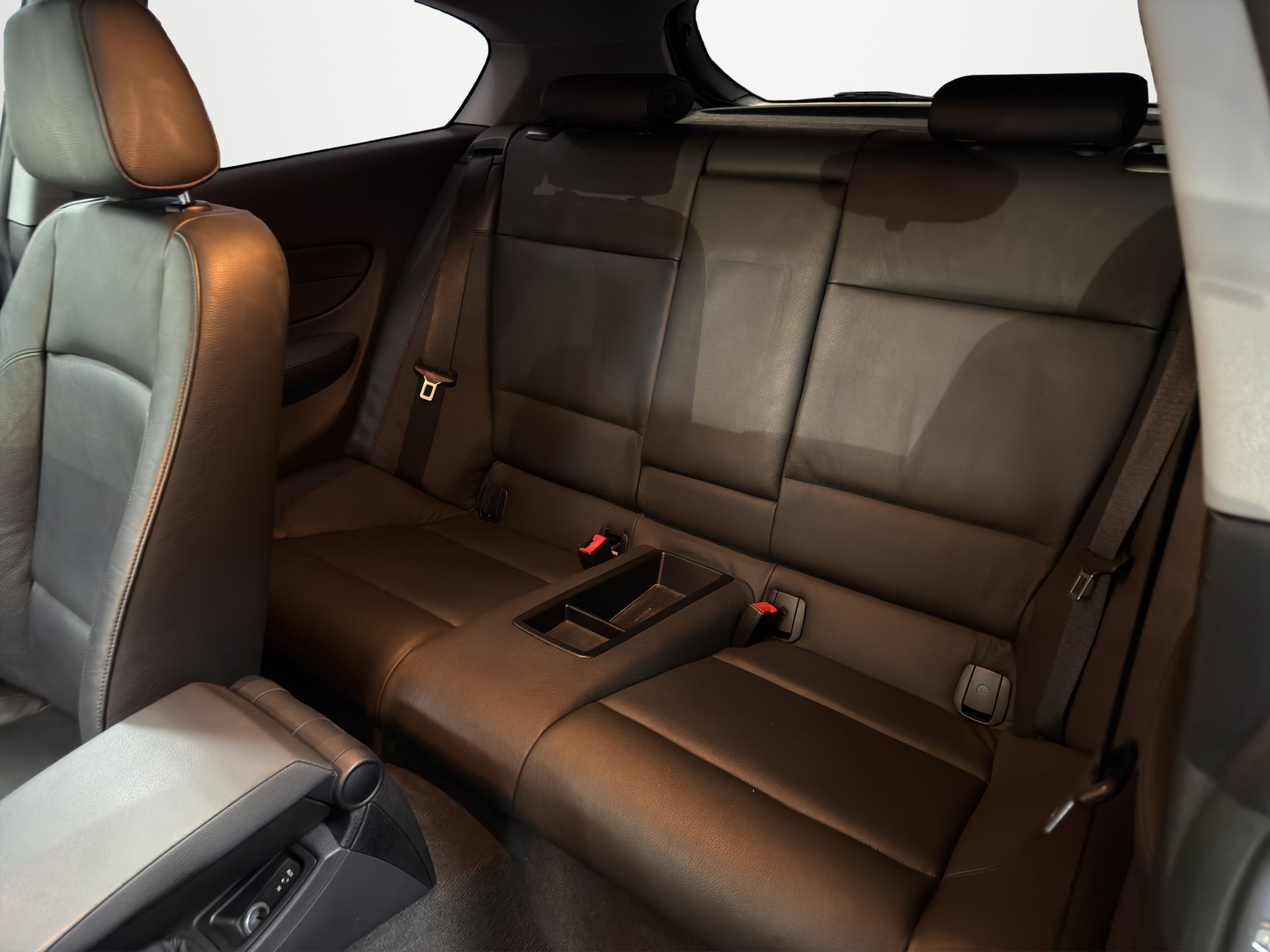 BMW 118i-image-13