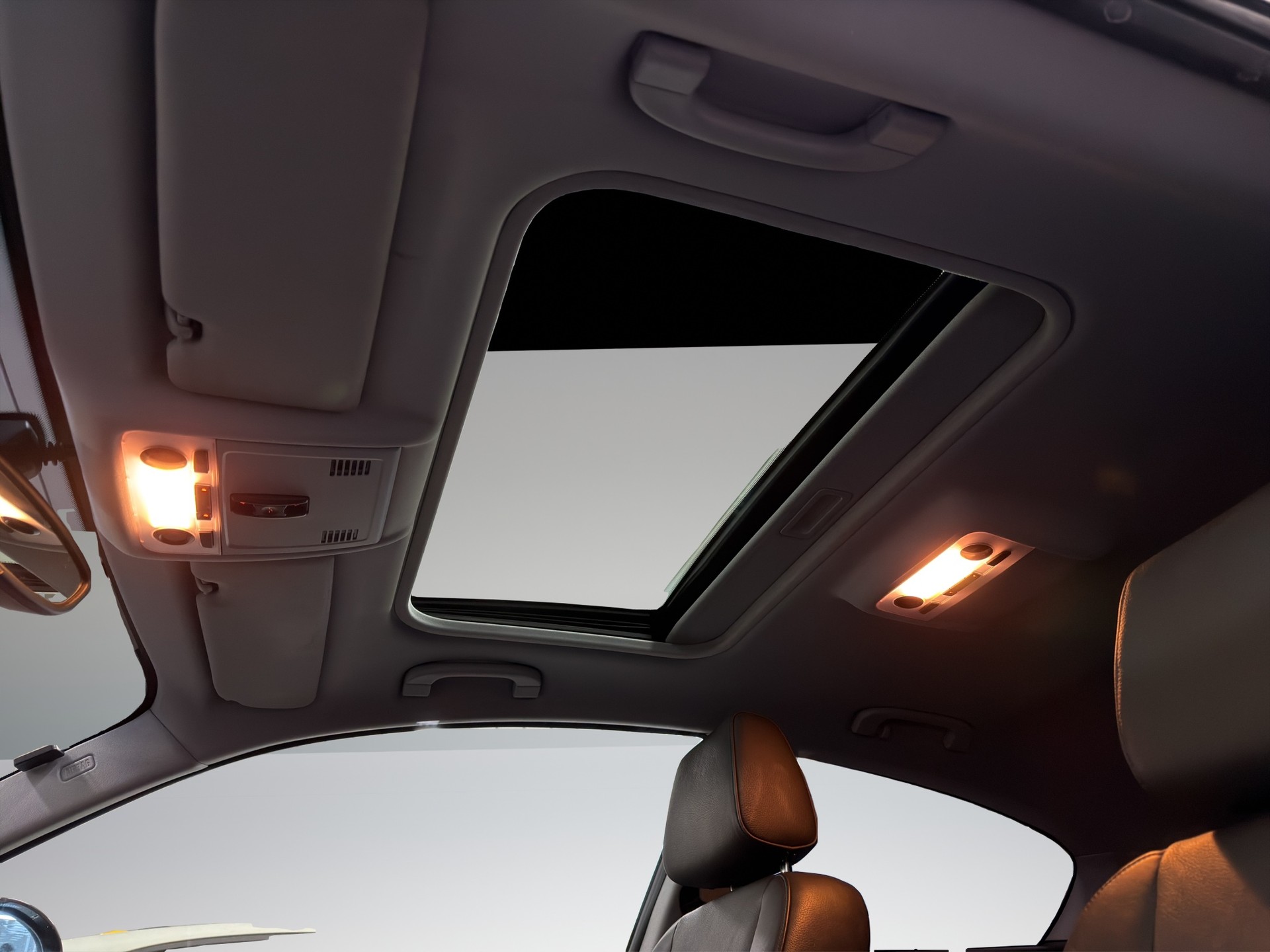 BMW 118i-image-15