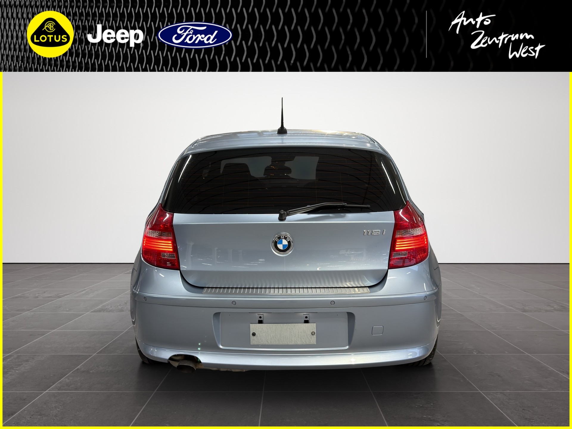 BMW 118i-image-3