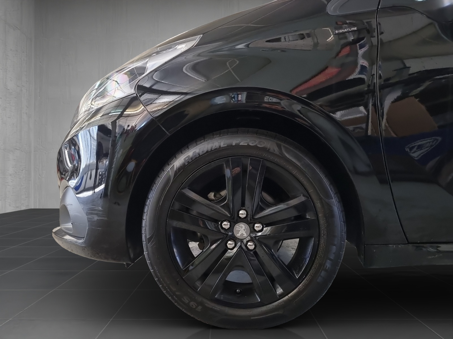 PEUGEOT 208 1.2 PureTech Style S/S-image-5